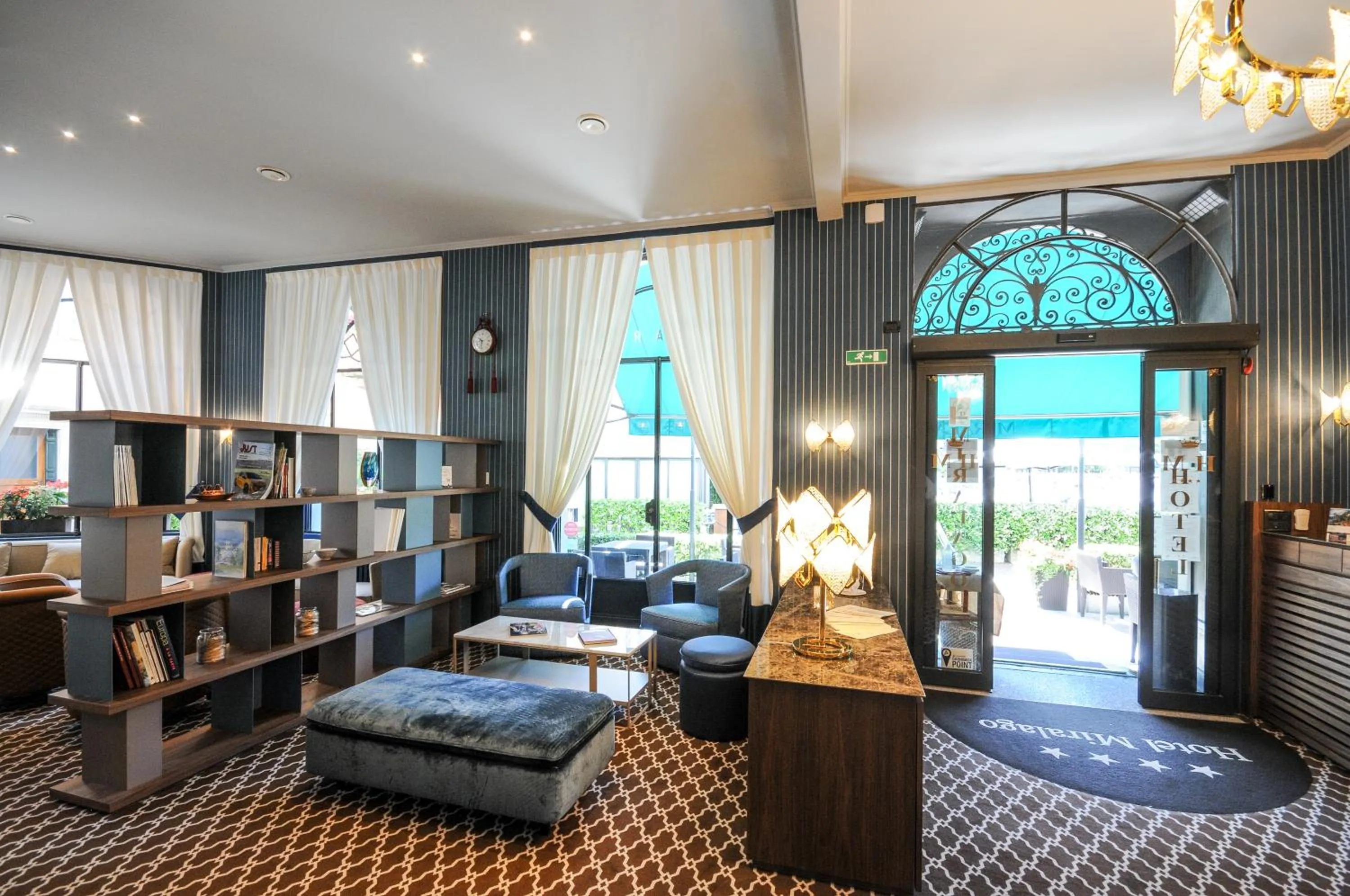 Facade/entrance in Hotel Miralago