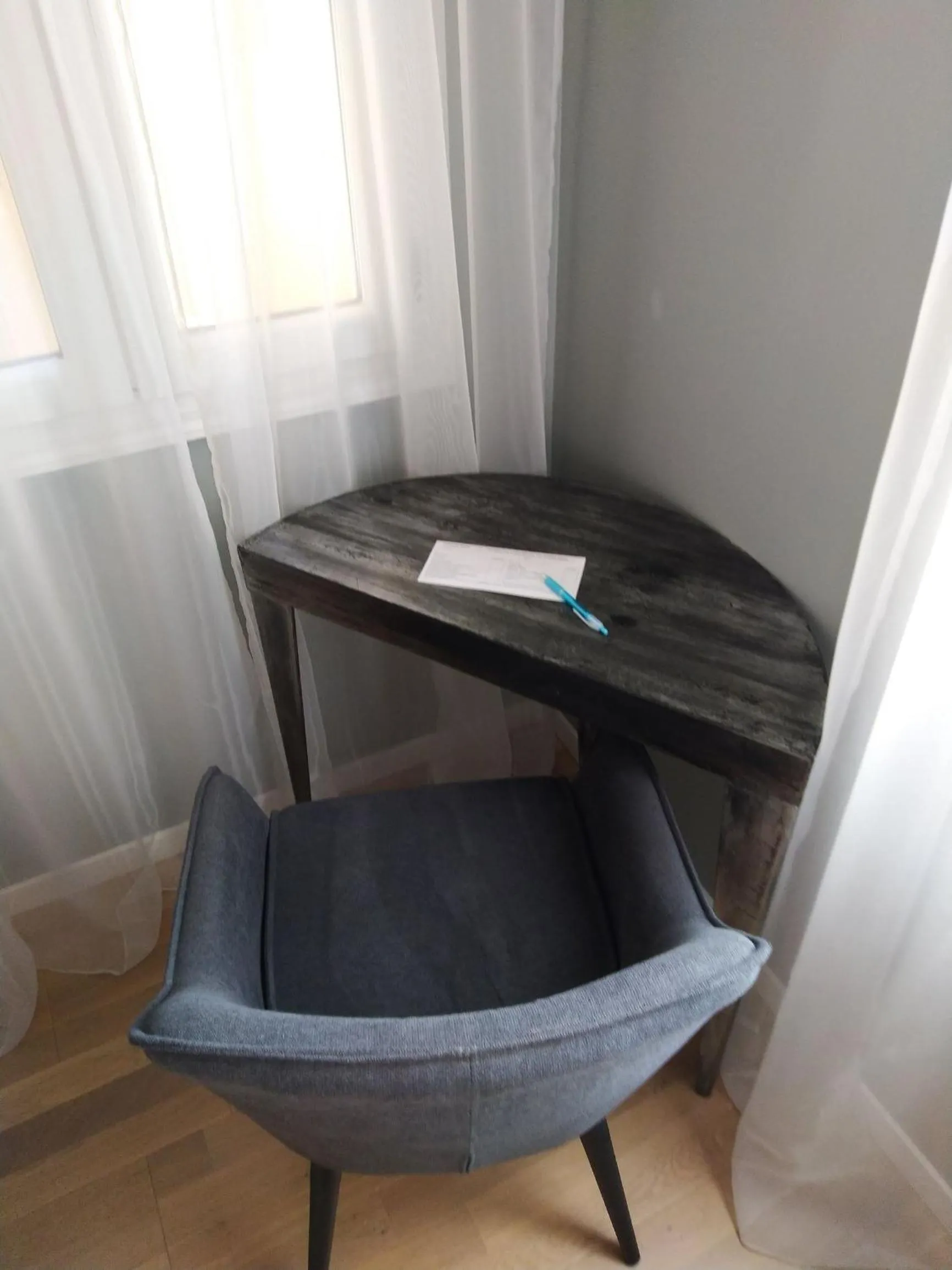 Business facilities in Le Clos du Théron, chambre d'hôte