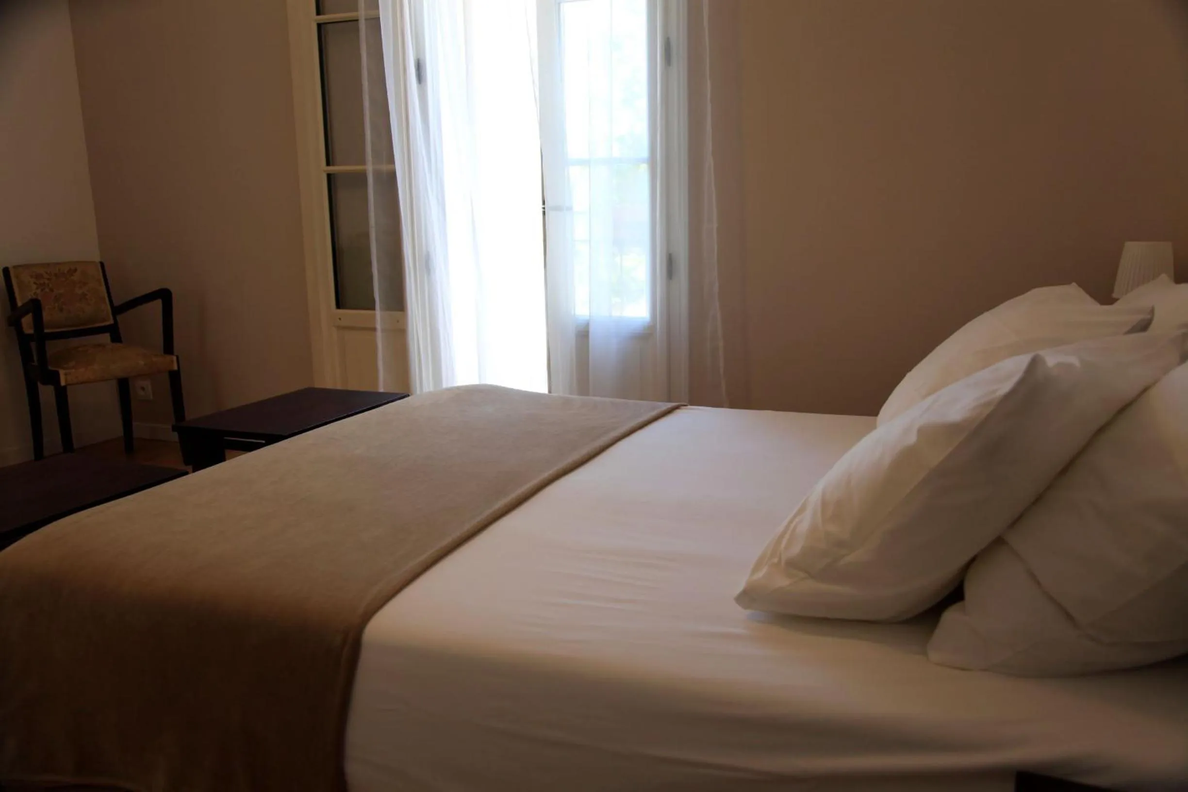 Bed in Le Clos du Théron, chambre d'hôte