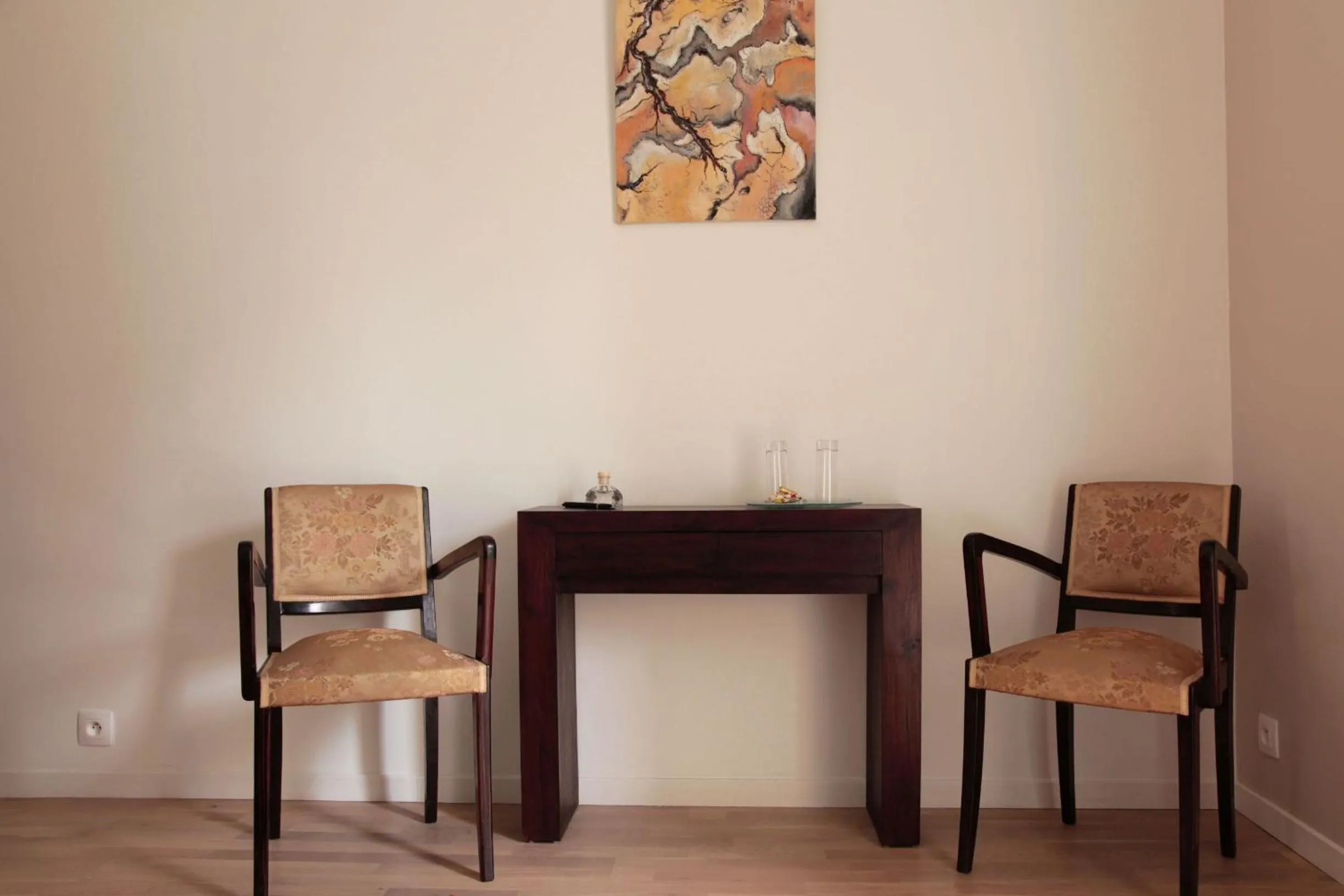 Living room in Le Clos du Théron, chambre d'hôte