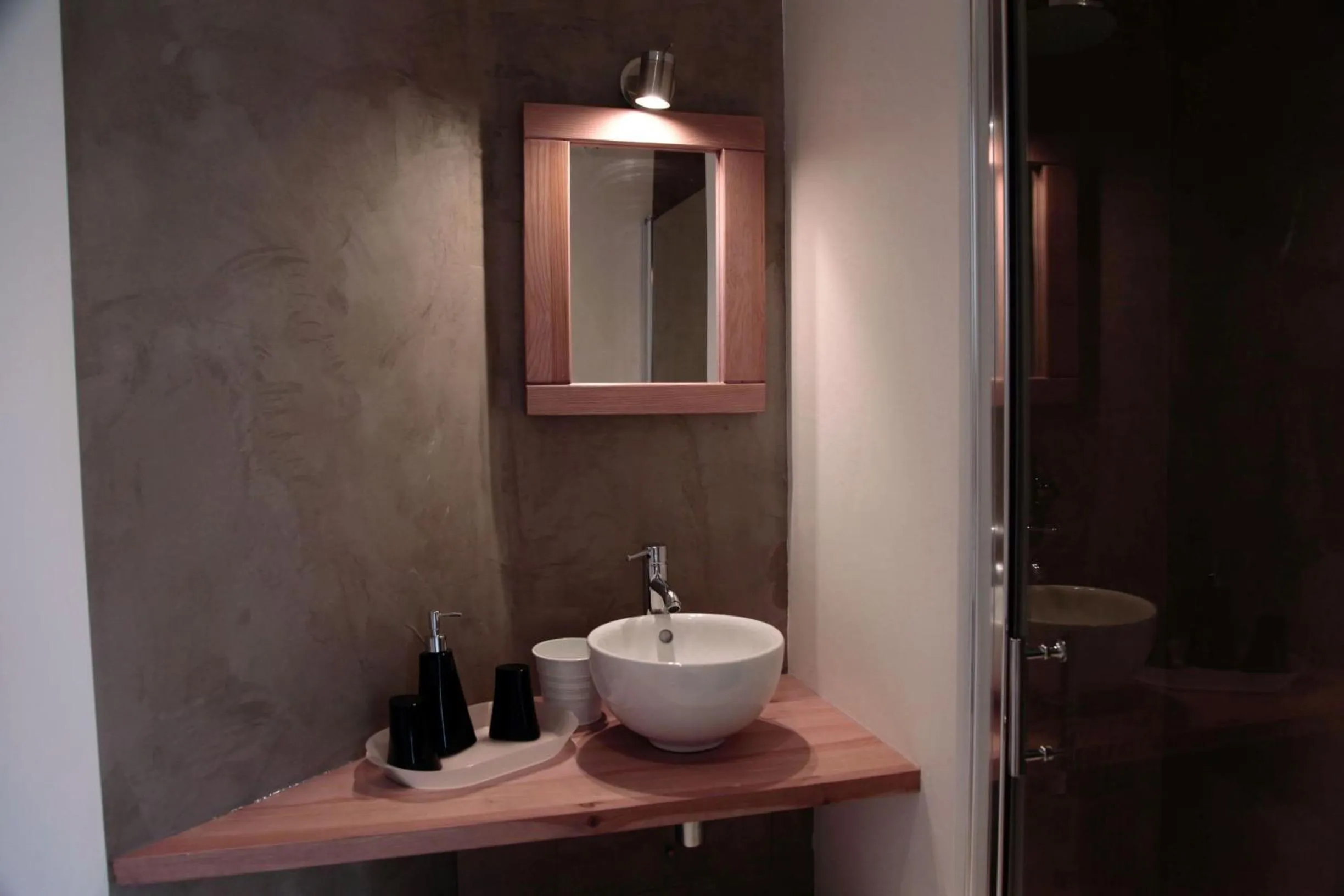 Bathroom in Le Clos du Théron, chambre d'hôte