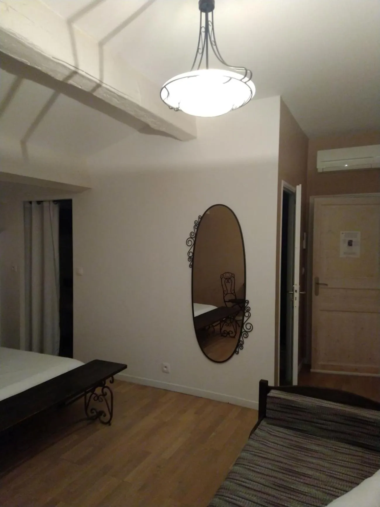 Bedroom, Bed in Le Clos du Théron, chambre d'hôte