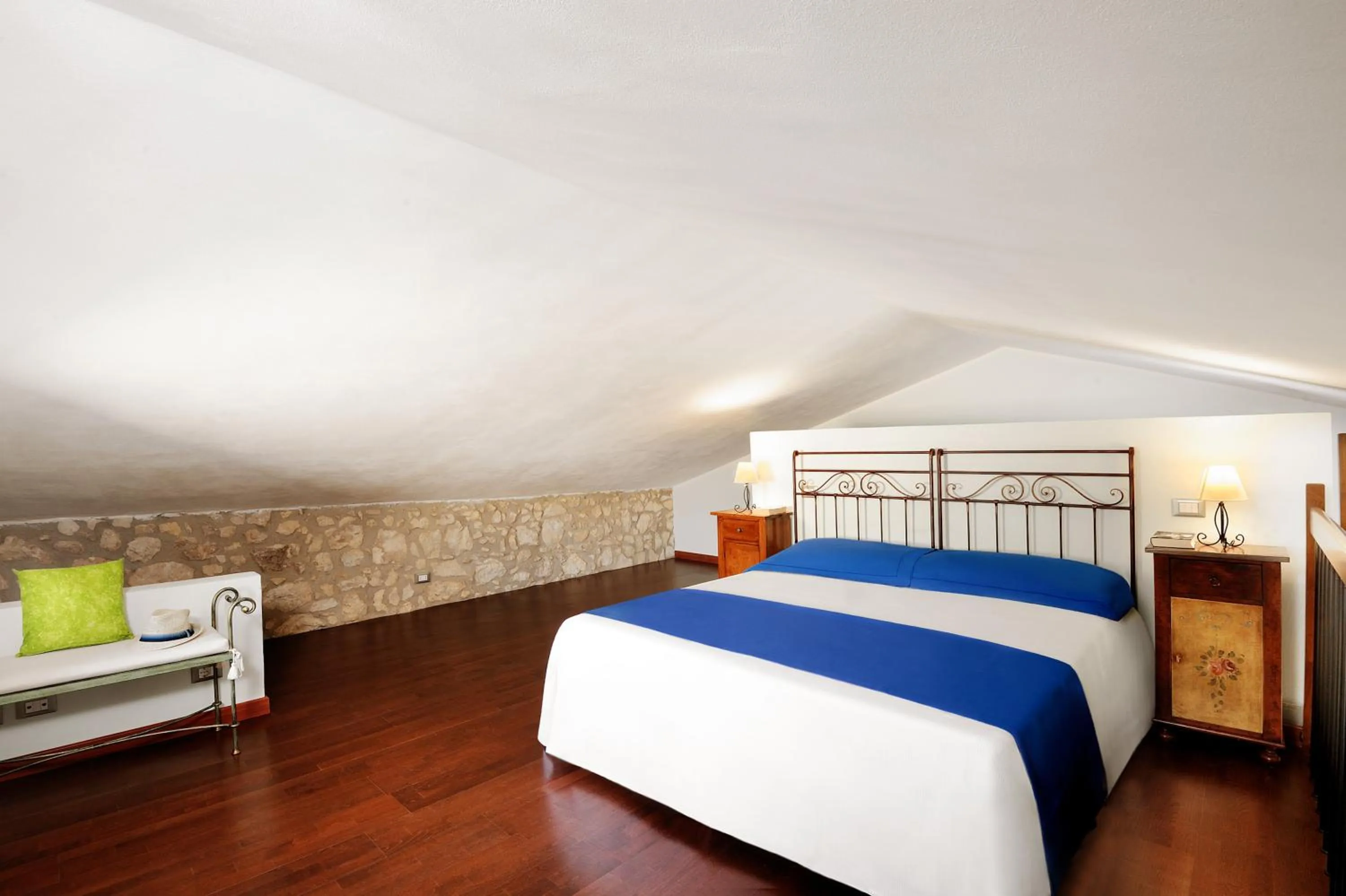 Bed in Kallikoros Country Resort & Spa