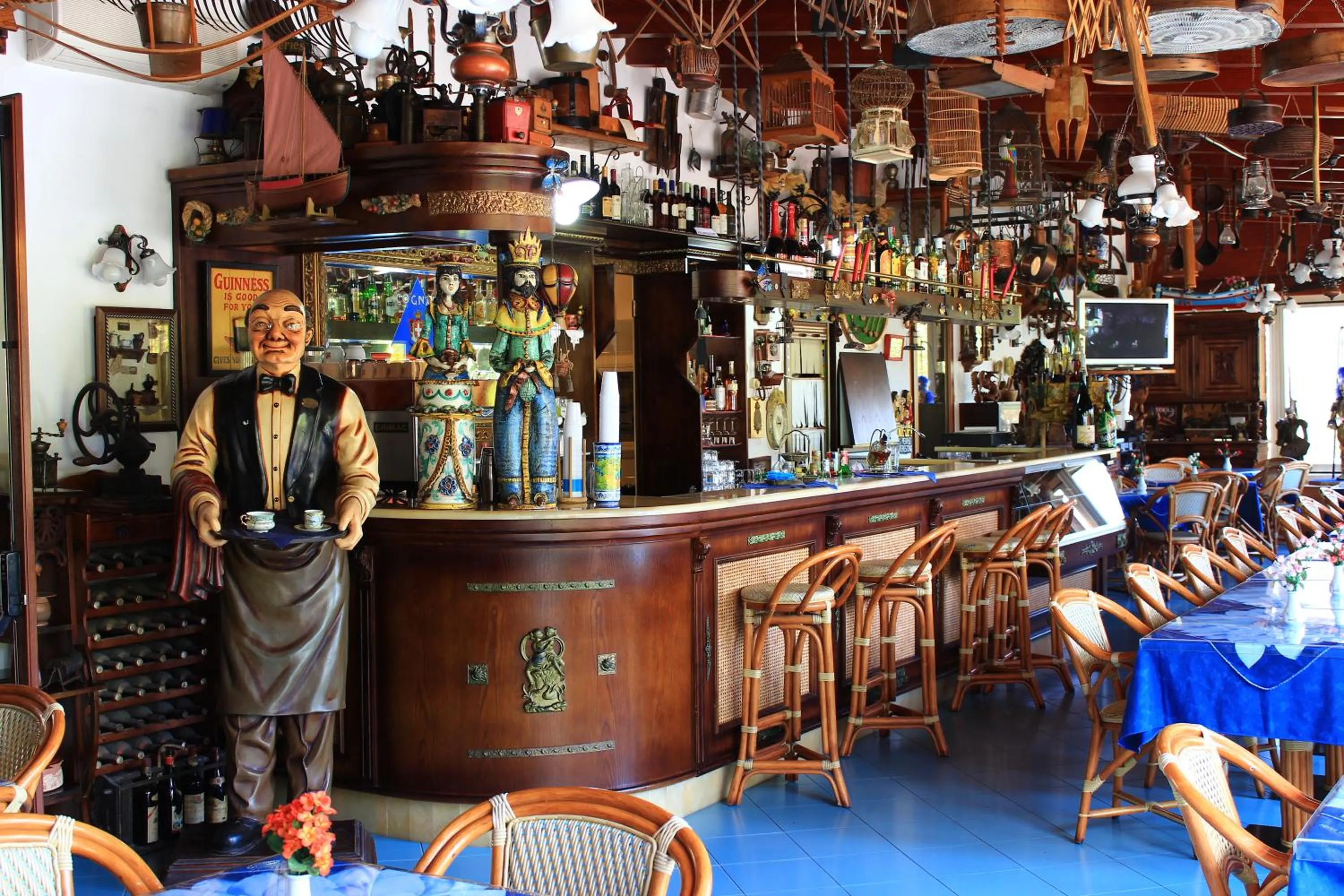 Communal lounge/ TV room in Hotel Oriente