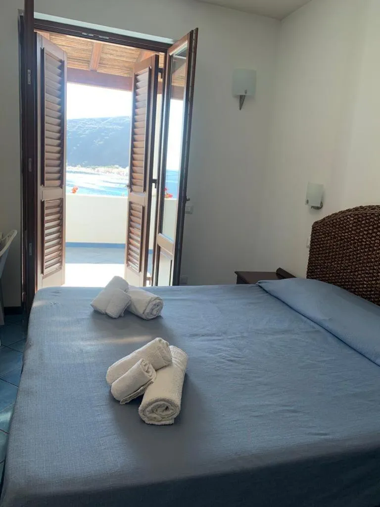 Balcony/Terrace, Bed in Oltremare Residence Hotel