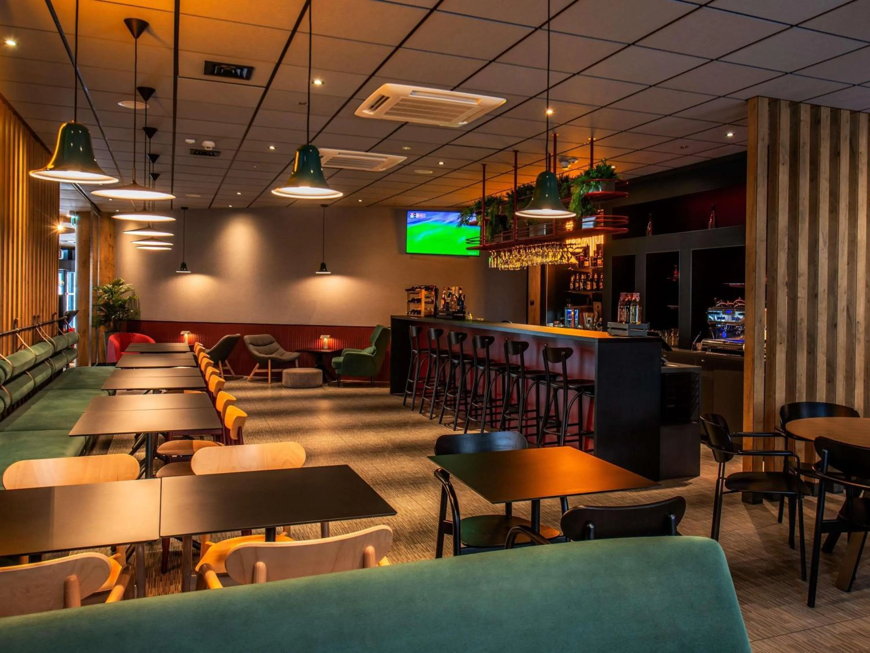 Lounge or bar in Ibis Warszawa Stare Miasto