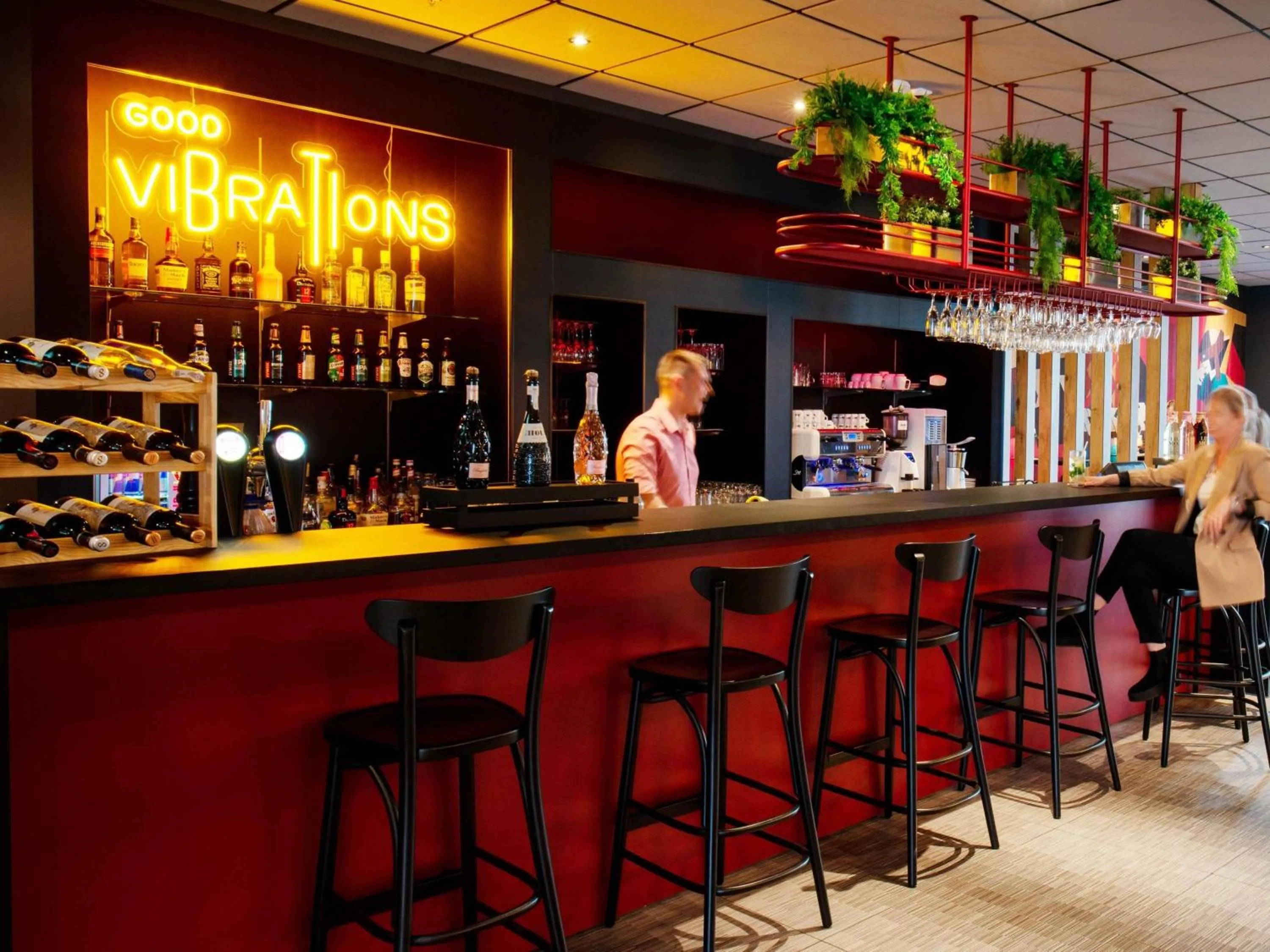 Lounge or bar in Ibis Warszawa Stare Miasto