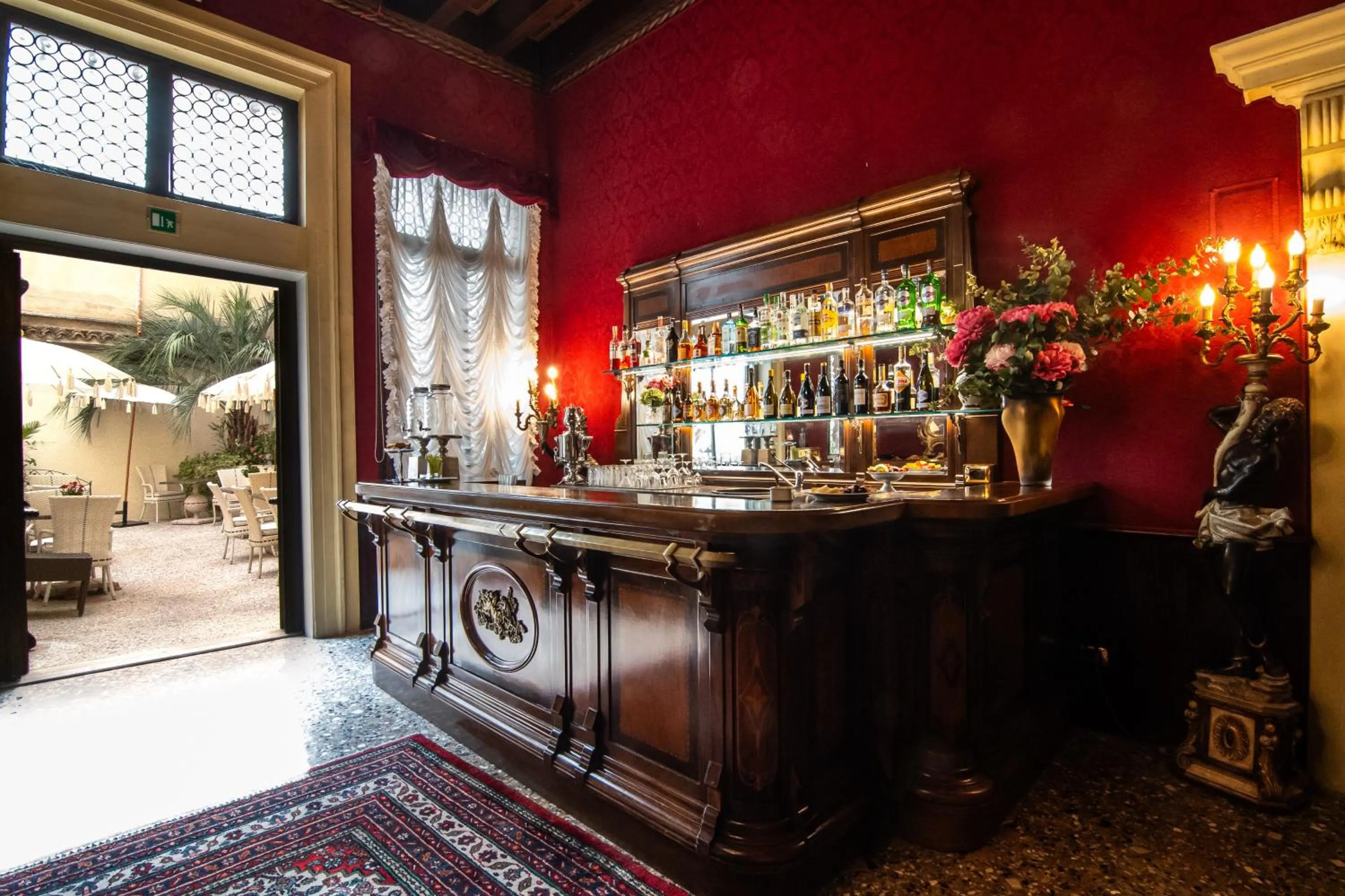 Restaurant/places to eat in Palazzo Paruta & Wellness Suites