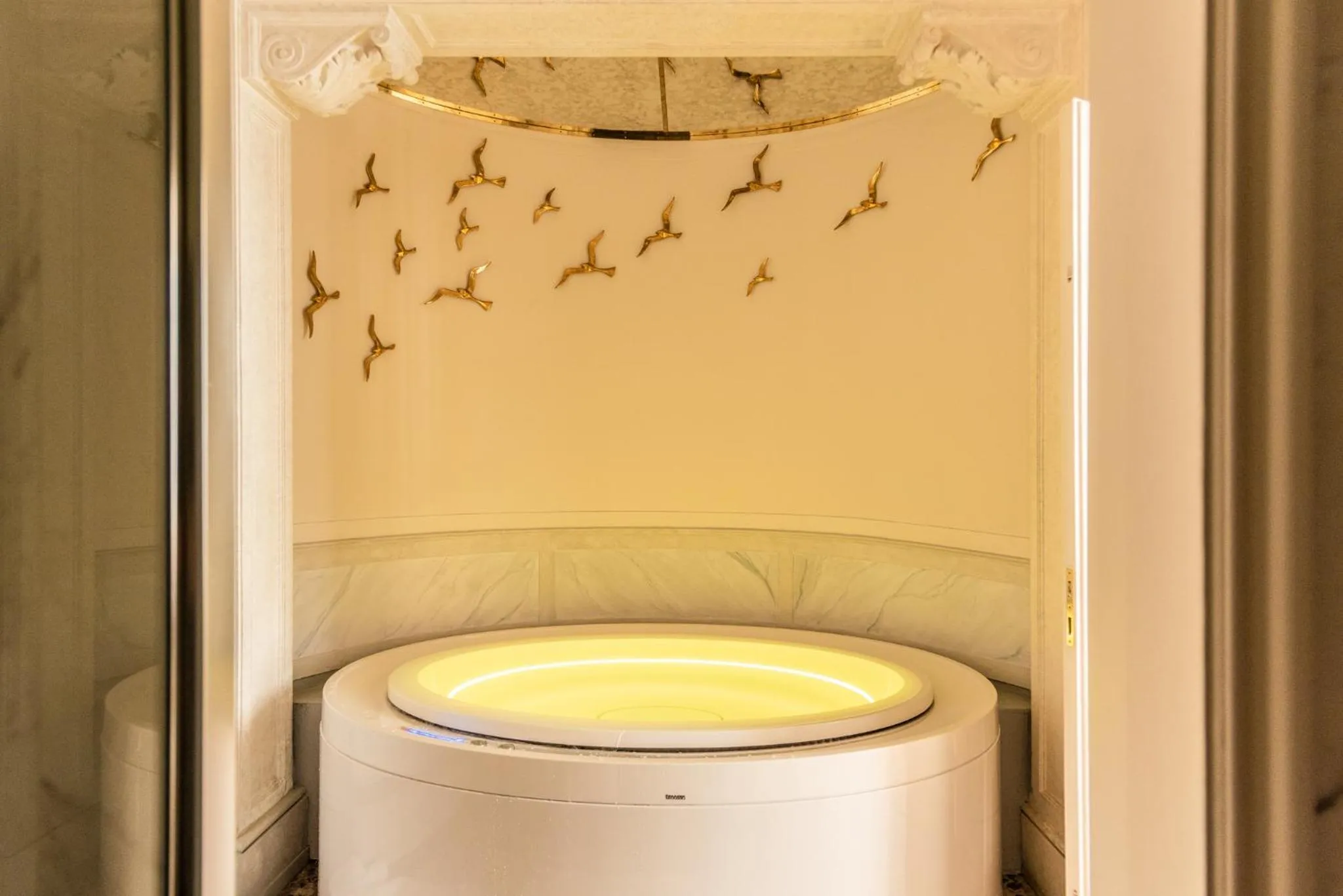 Hot Tub in Palazzo Paruta & Wellness Suites