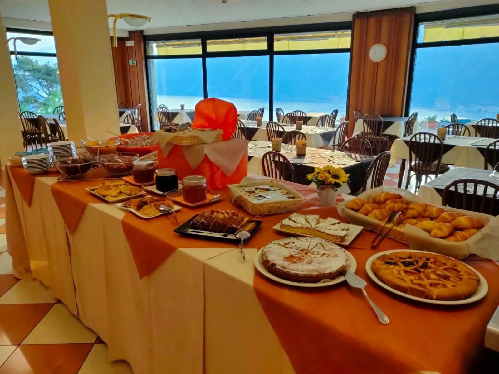 Lake view in Village Bazzanega - Montagnoli Group