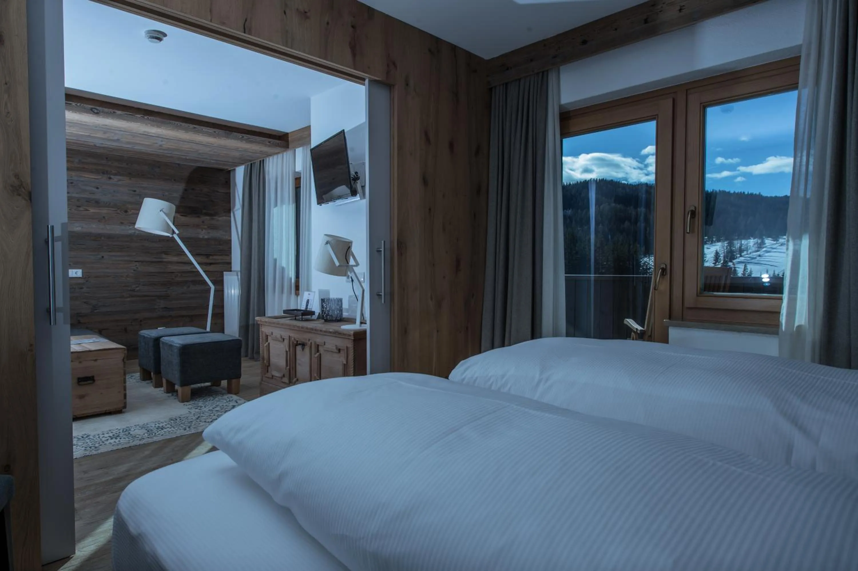 Bed in Hotel Ciasa Salares