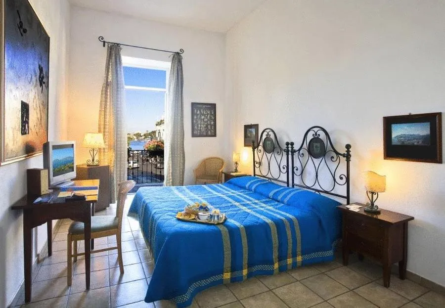 Photo of the whole room, Bed in Hotel Villa Maria Ischia Porto