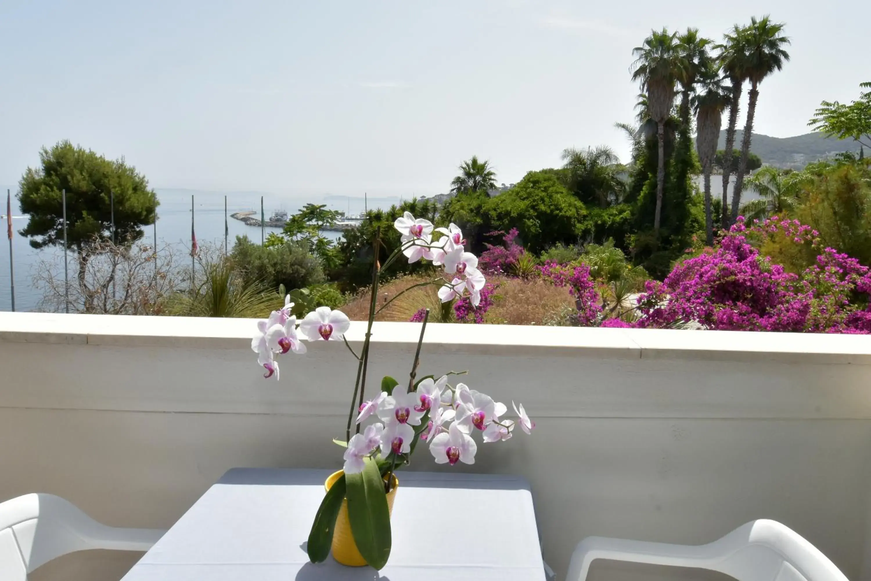 Triple Room with Sea View in Hotel L'Approdo Triple Room with Sea View in Hotel L'Approdo