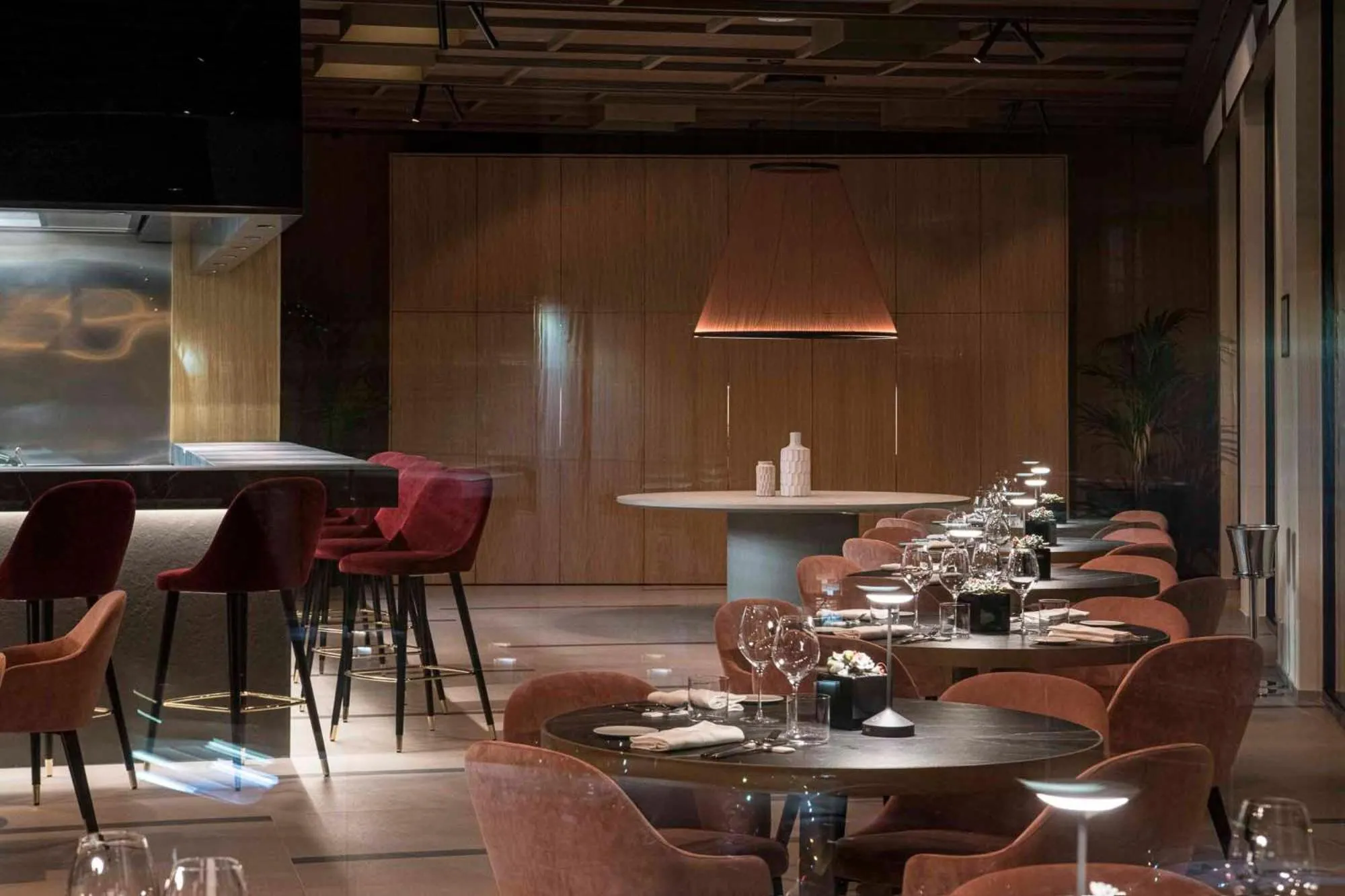 Restaurant/places to eat in Europa Palace