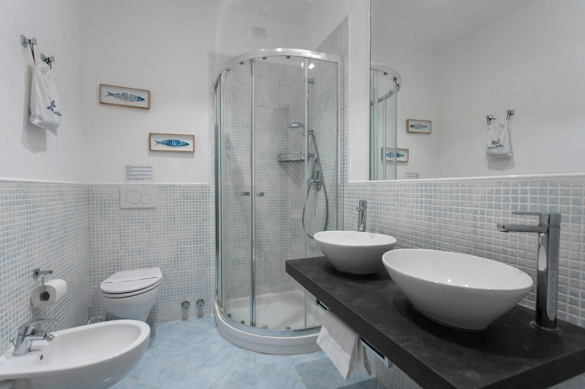 Shower in Hotel Antares