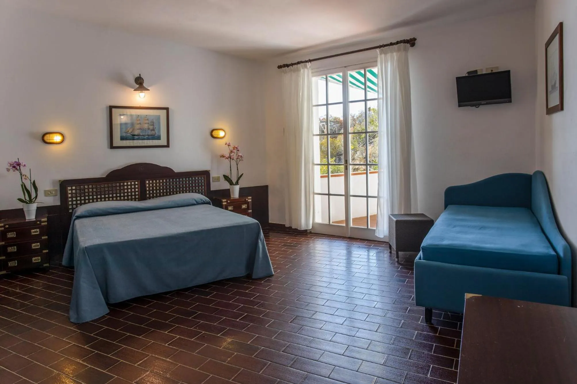 Bed in Hotel Antares