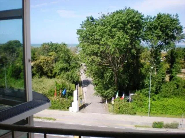 Facade/entrance in Hotel Florida Tirrenia
