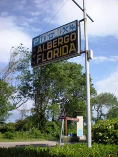 Facade/entrance in Hotel Florida Tirrenia