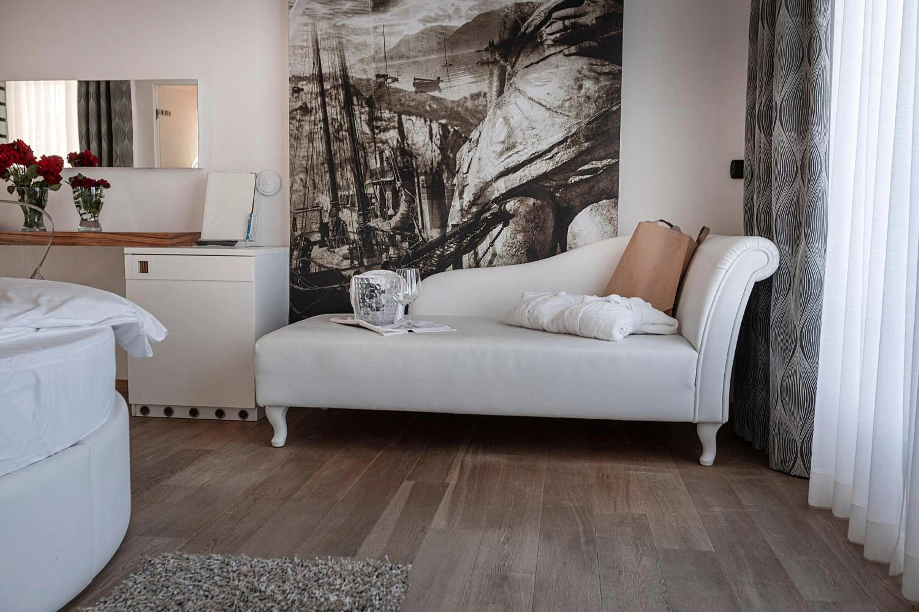 Decorative detail, Bed in Hotel Capri