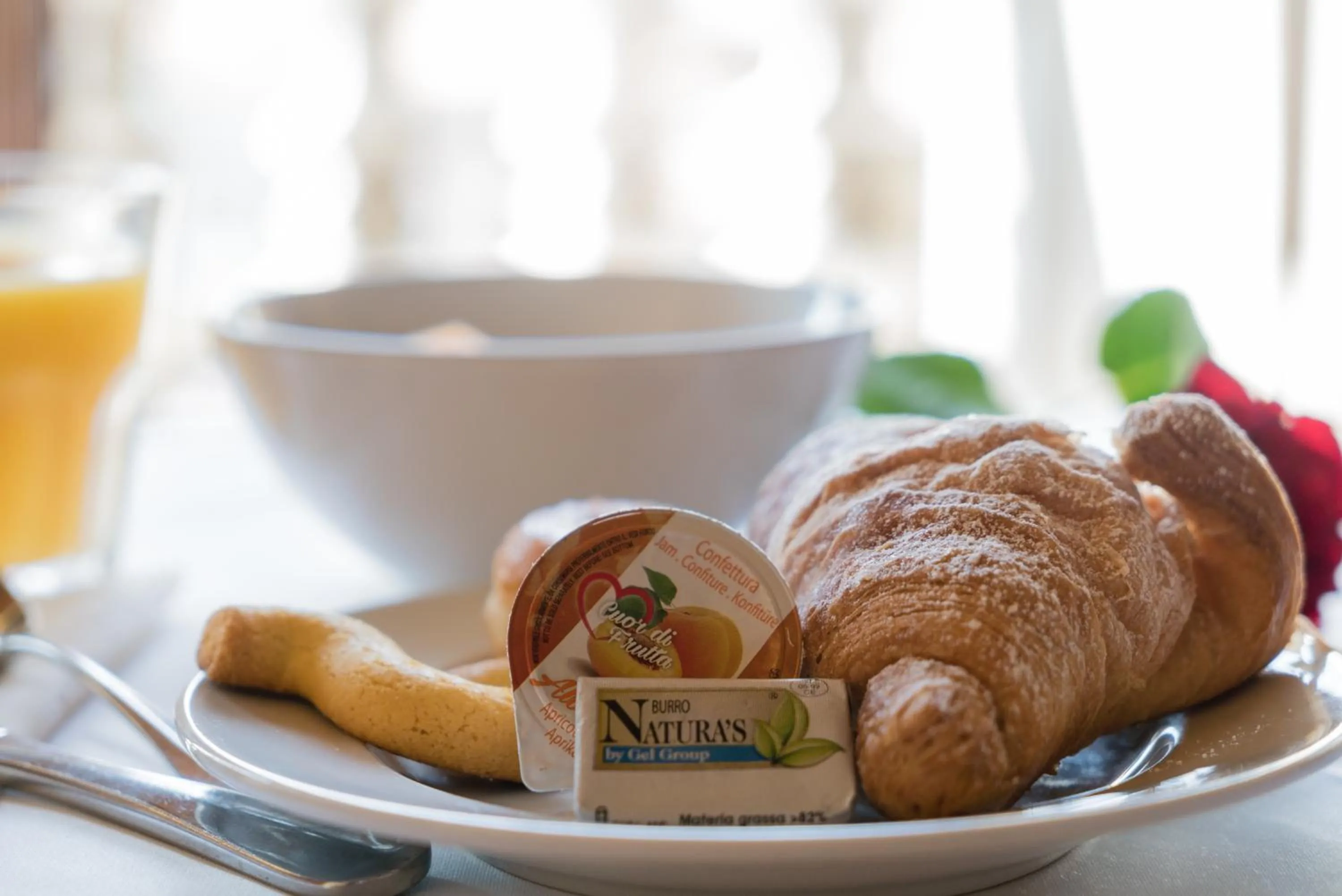 Continental breakfast in Locanda Ai Santi Apostoli Sul Canal Grande - Ferretti Hotels Collection