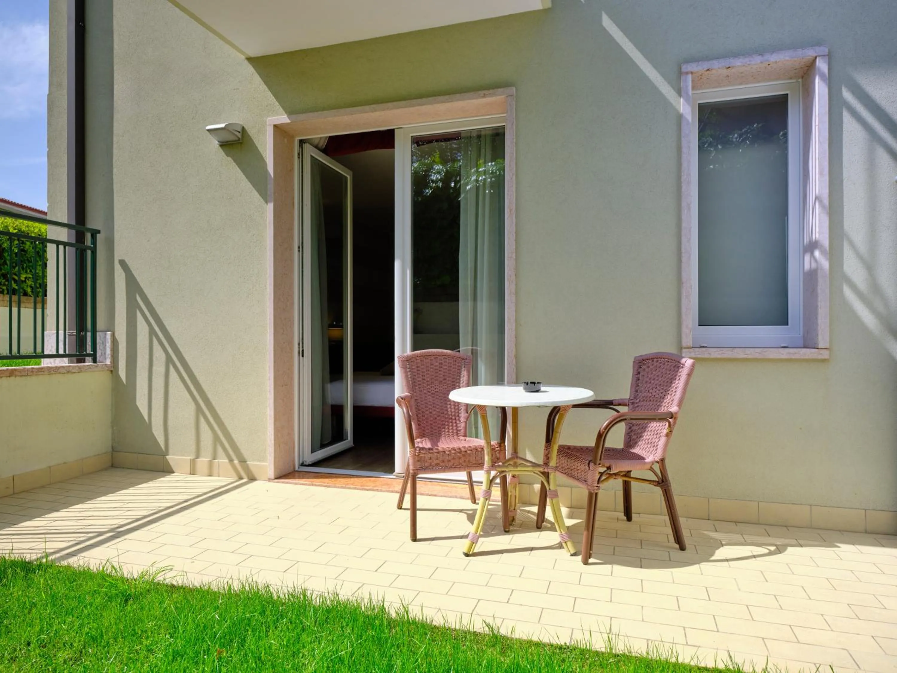 Patio in Hotel Eden Garda