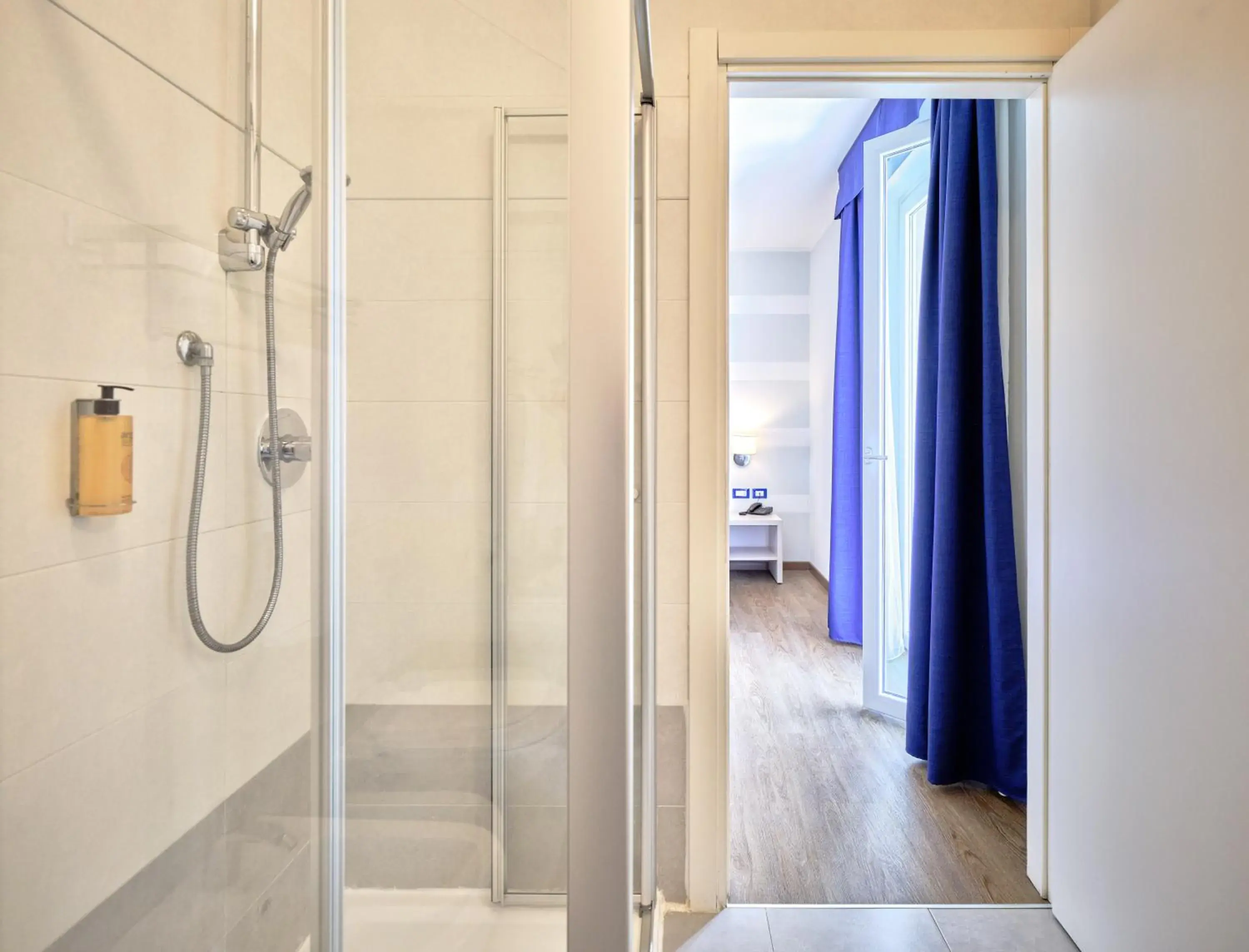 Superior Double or Twin Room in Hotel Eden Garda Superior Double or Twin Room in Hotel Eden Garda