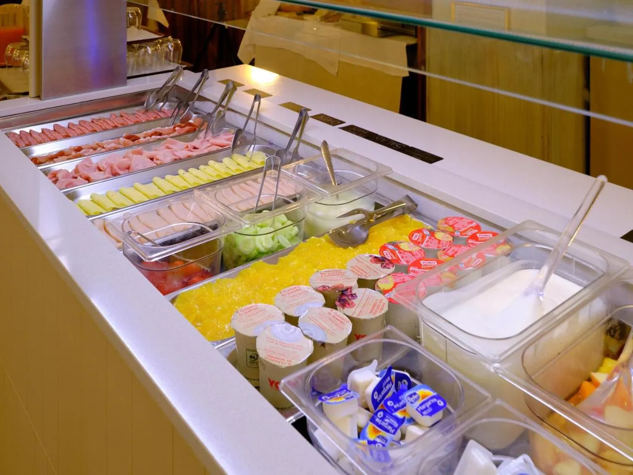 Restaurant/places to eat in Hotel Eden Garda