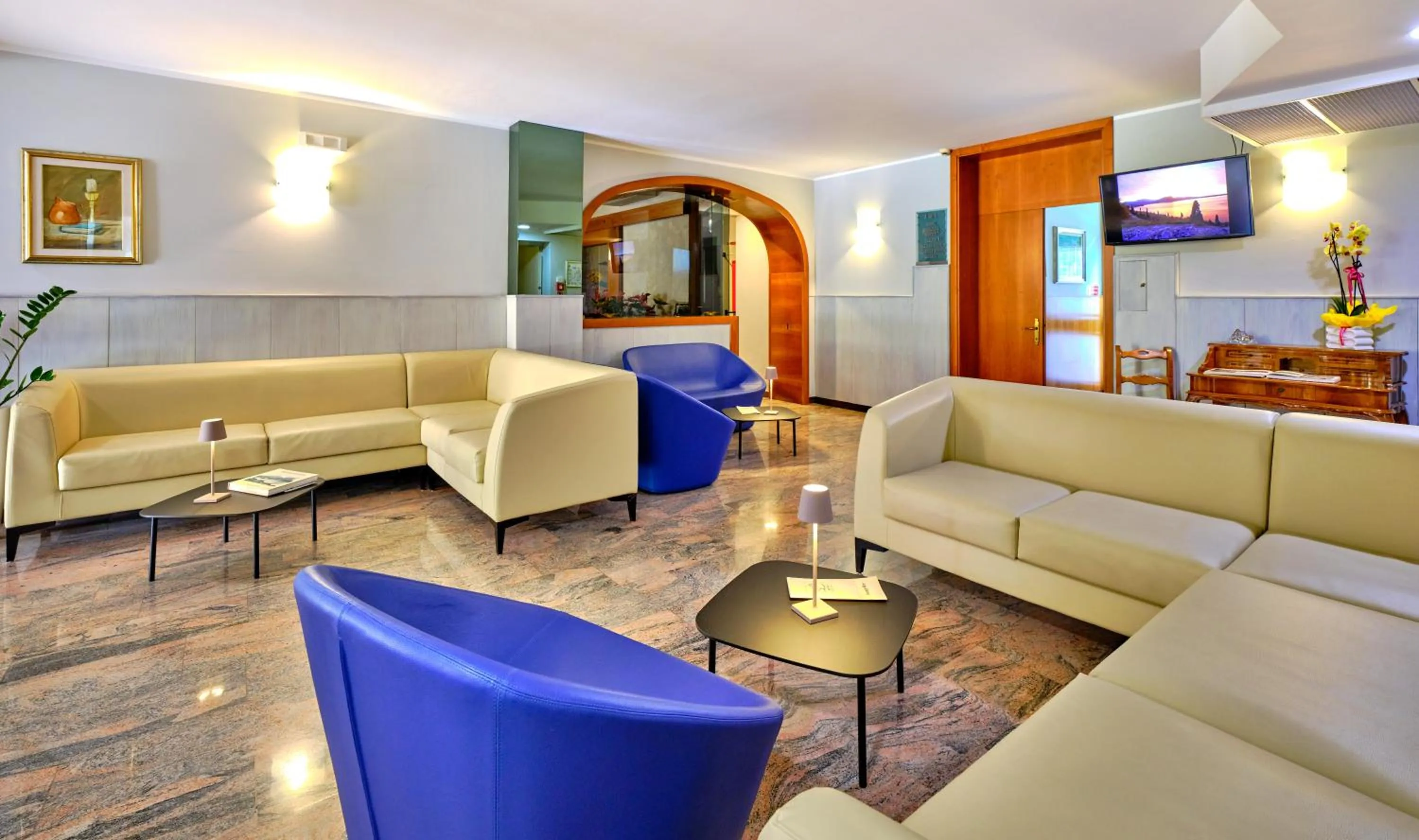 Lobby or reception in Hotel Eden Garda