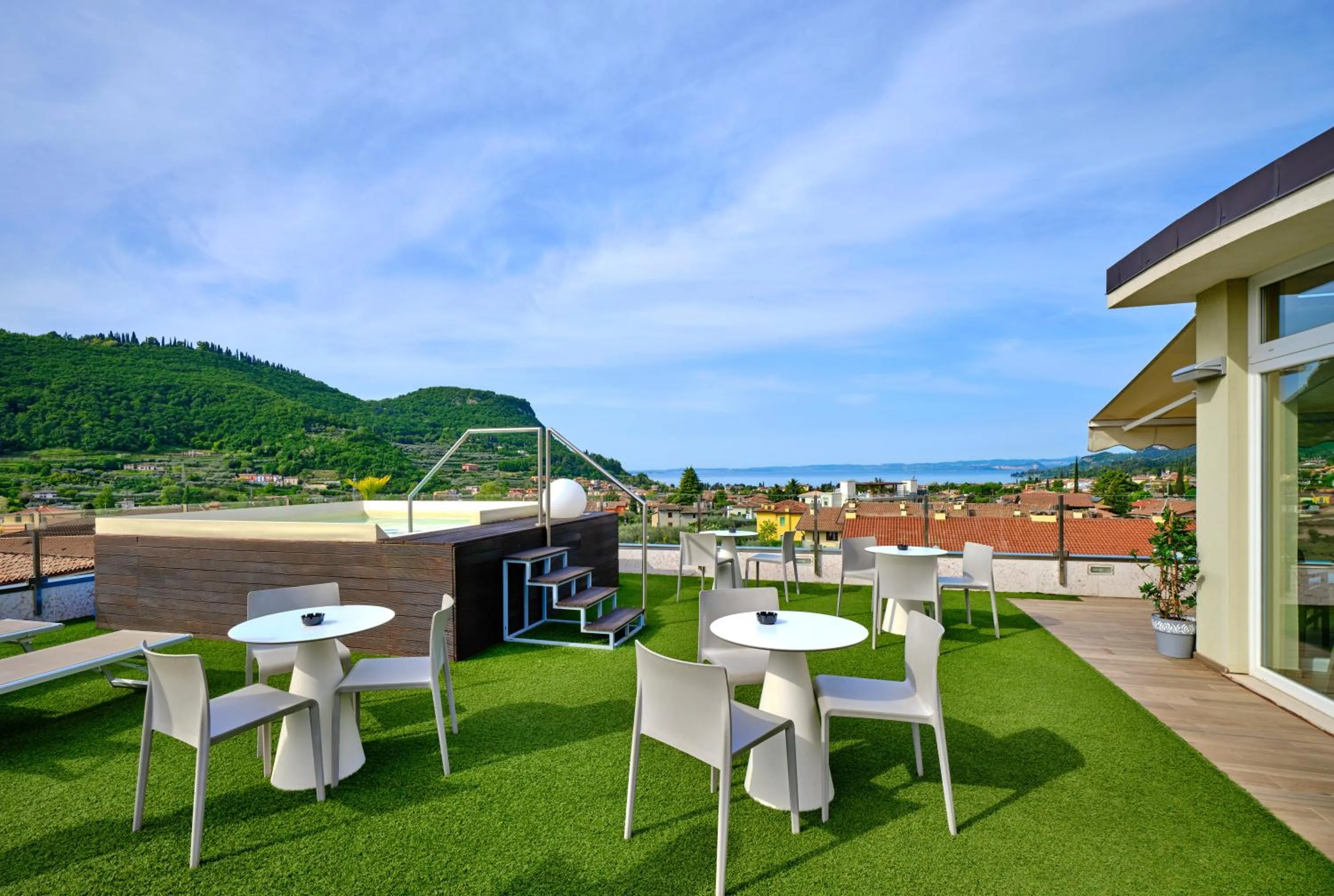 Balcony/Terrace in Hotel Eden Garda