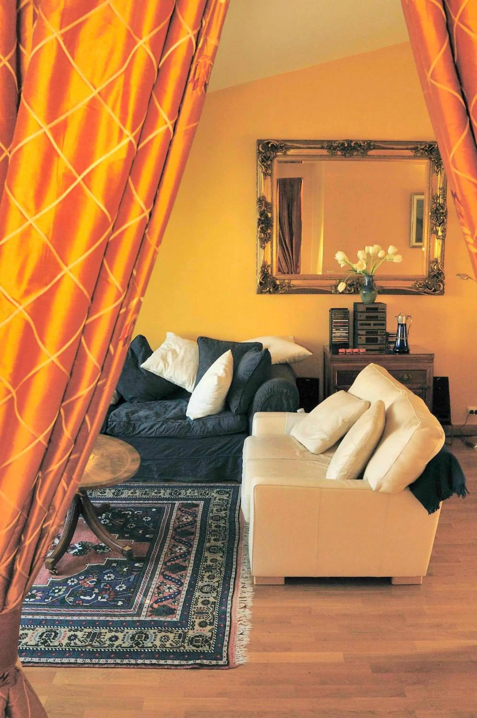 Living room in 52 Clichy Bed & Breakfast - Chambre d'hôtes