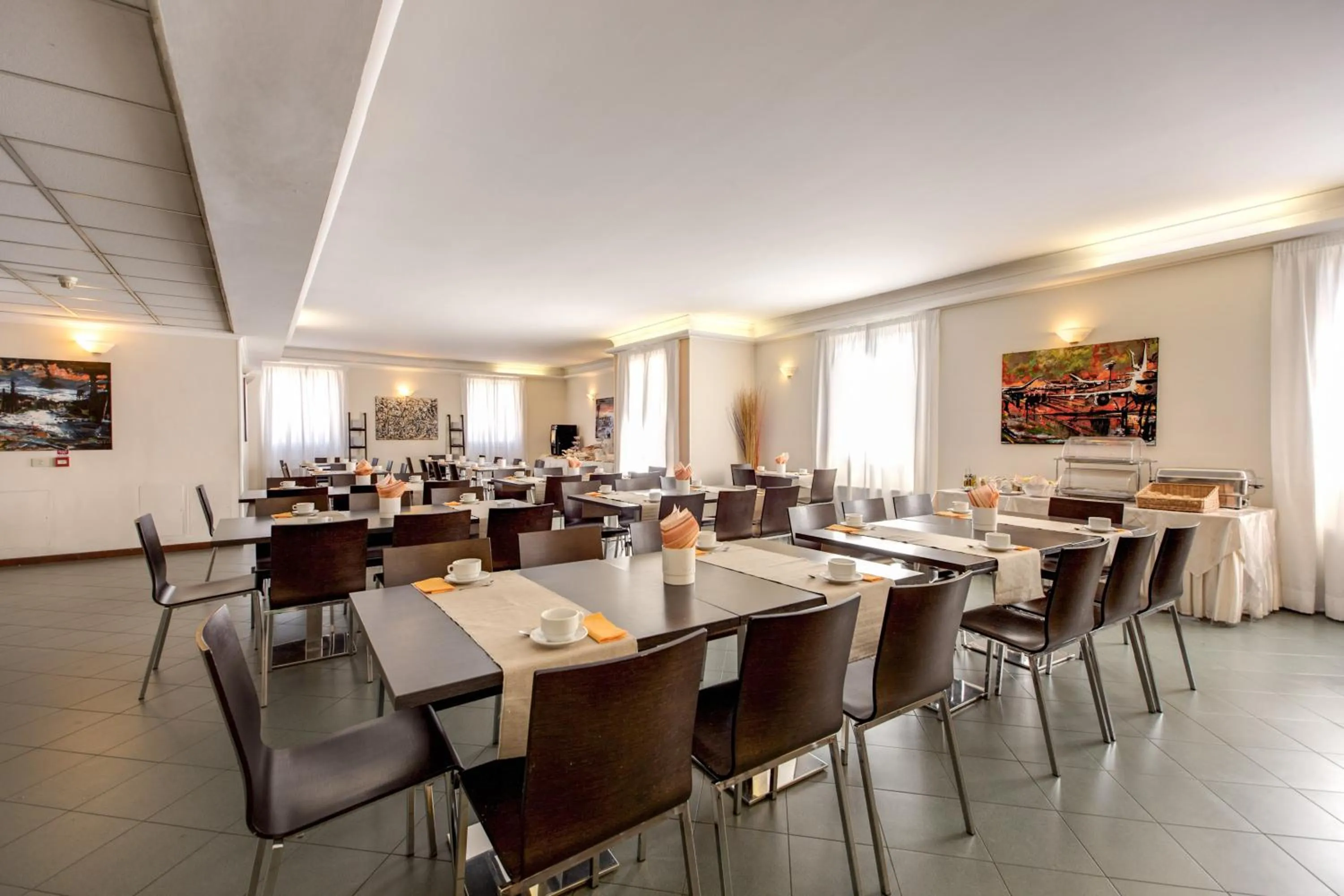 Restaurant/places to eat in Hotel Alba Roma