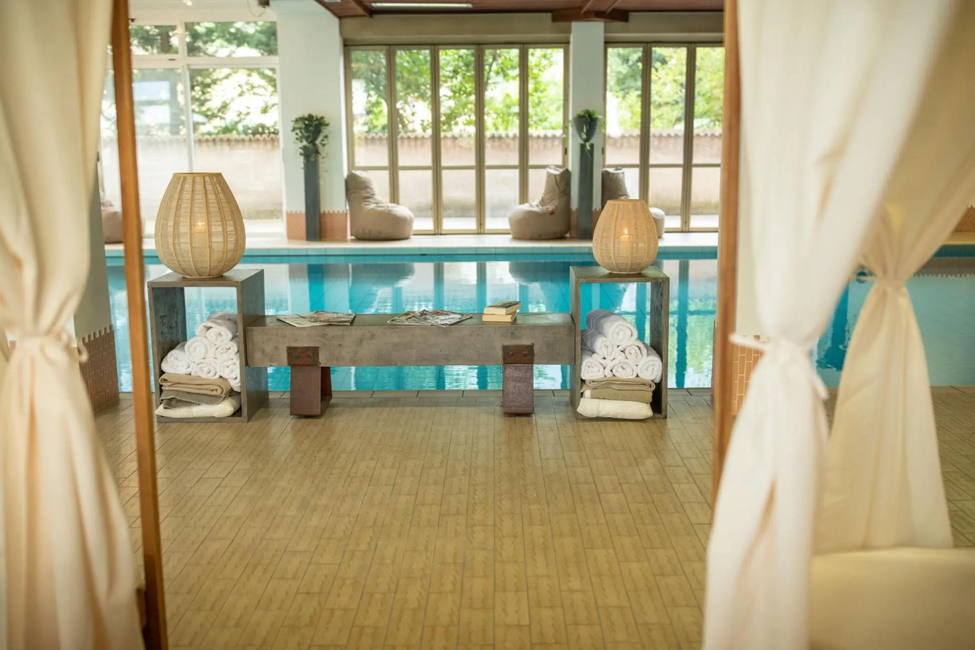 Swimming pool in Hotel Weingarten