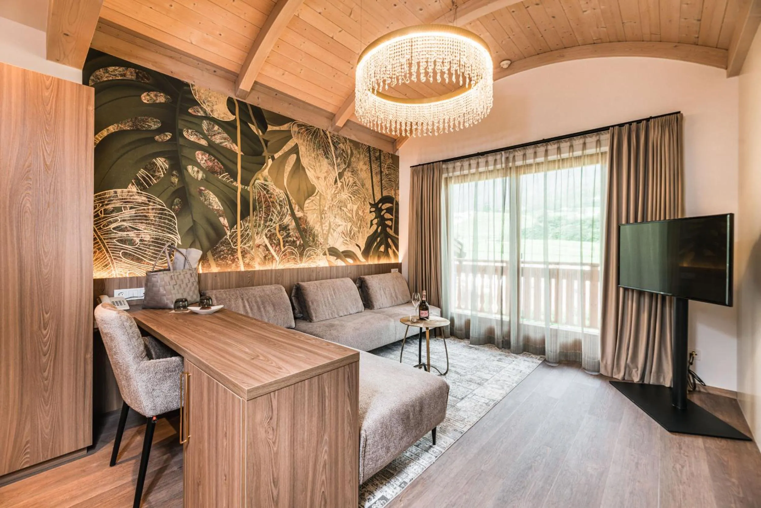 Living room, Bed in Hotel Weingarten