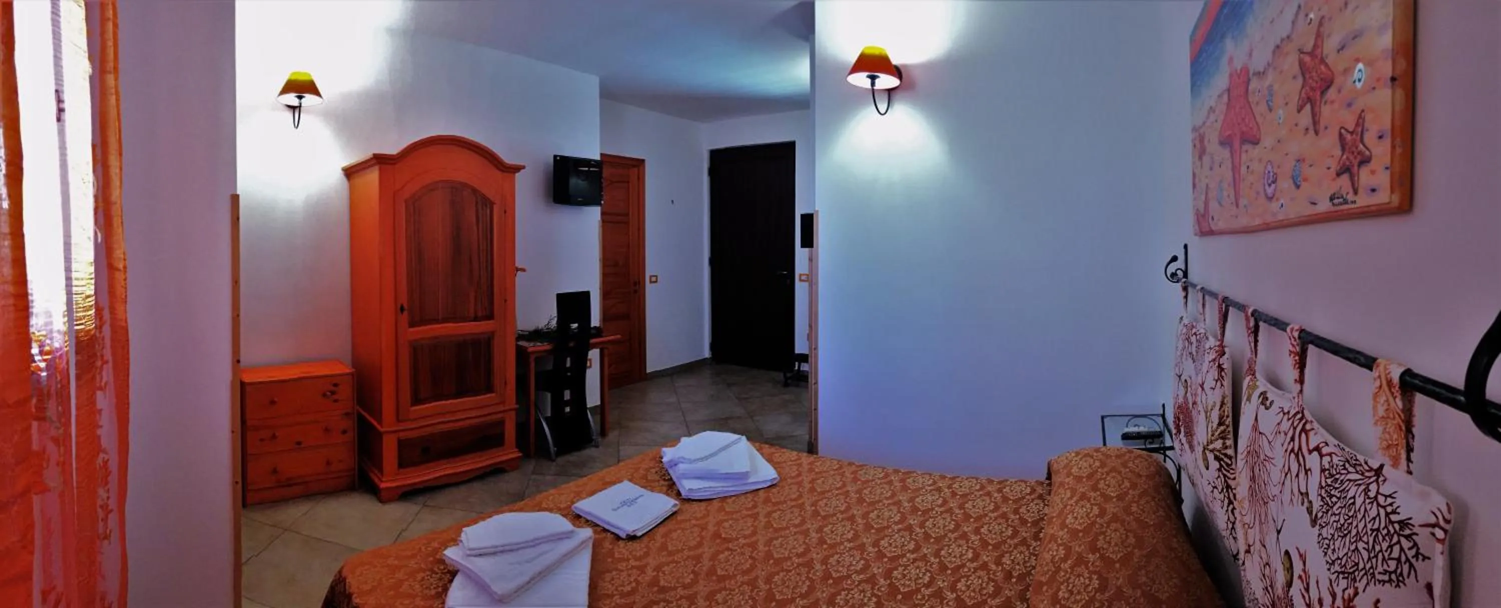 Photo of the whole room, Bed in B&B MareIncantato