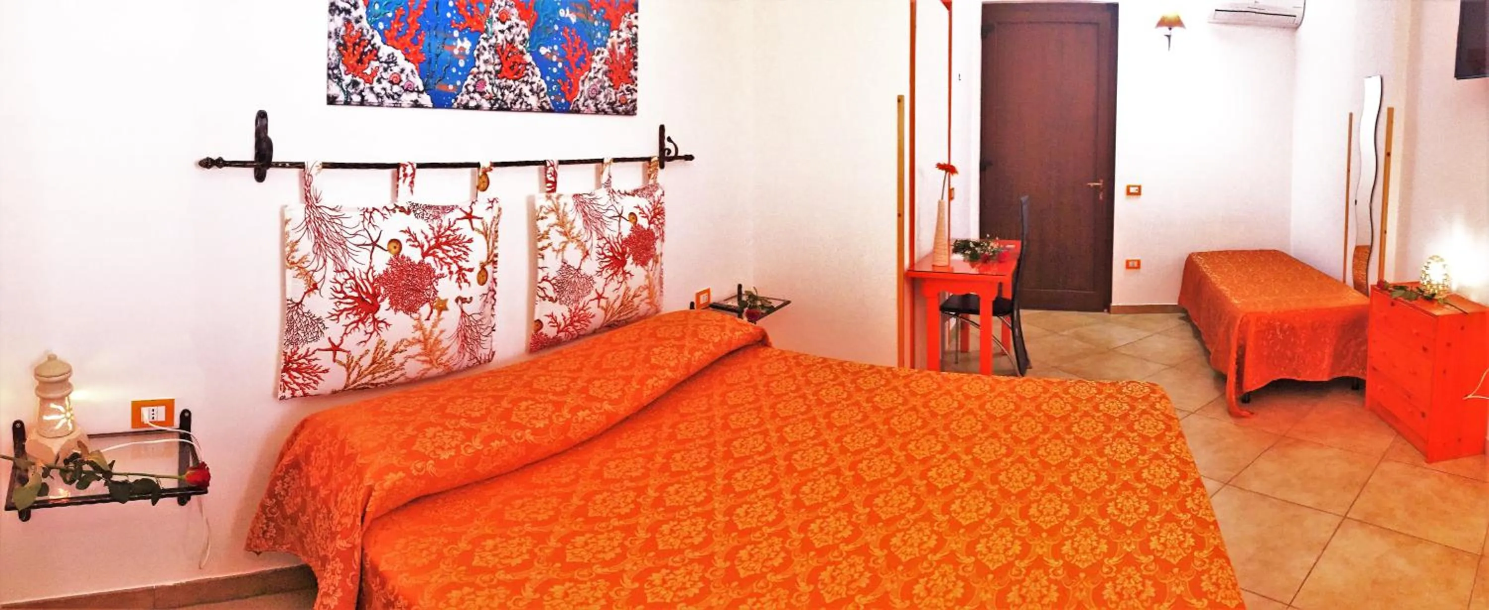 Photo of the whole room, Bed in B&B MareIncantato