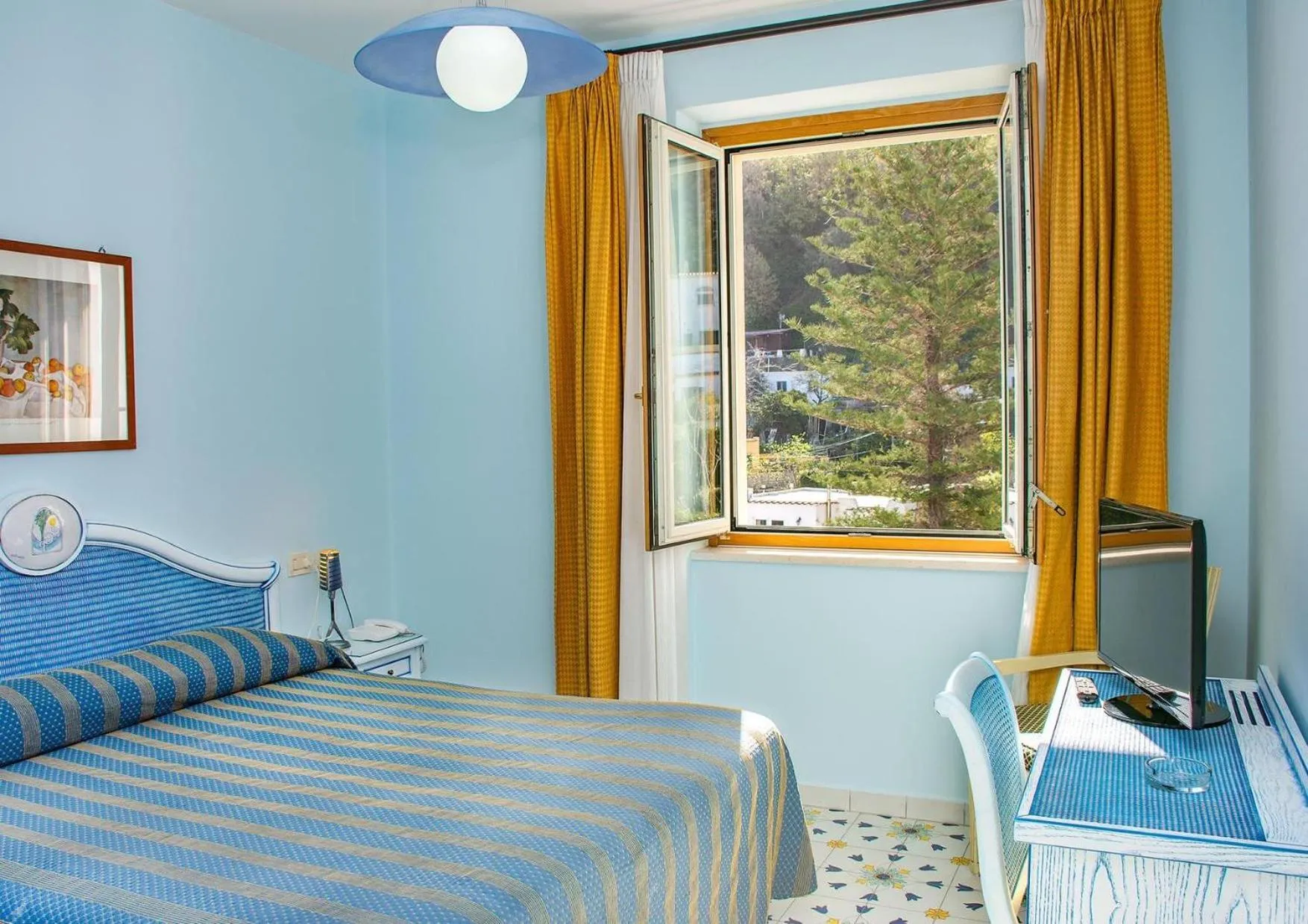 Bed in Hotel Gran Paradiso