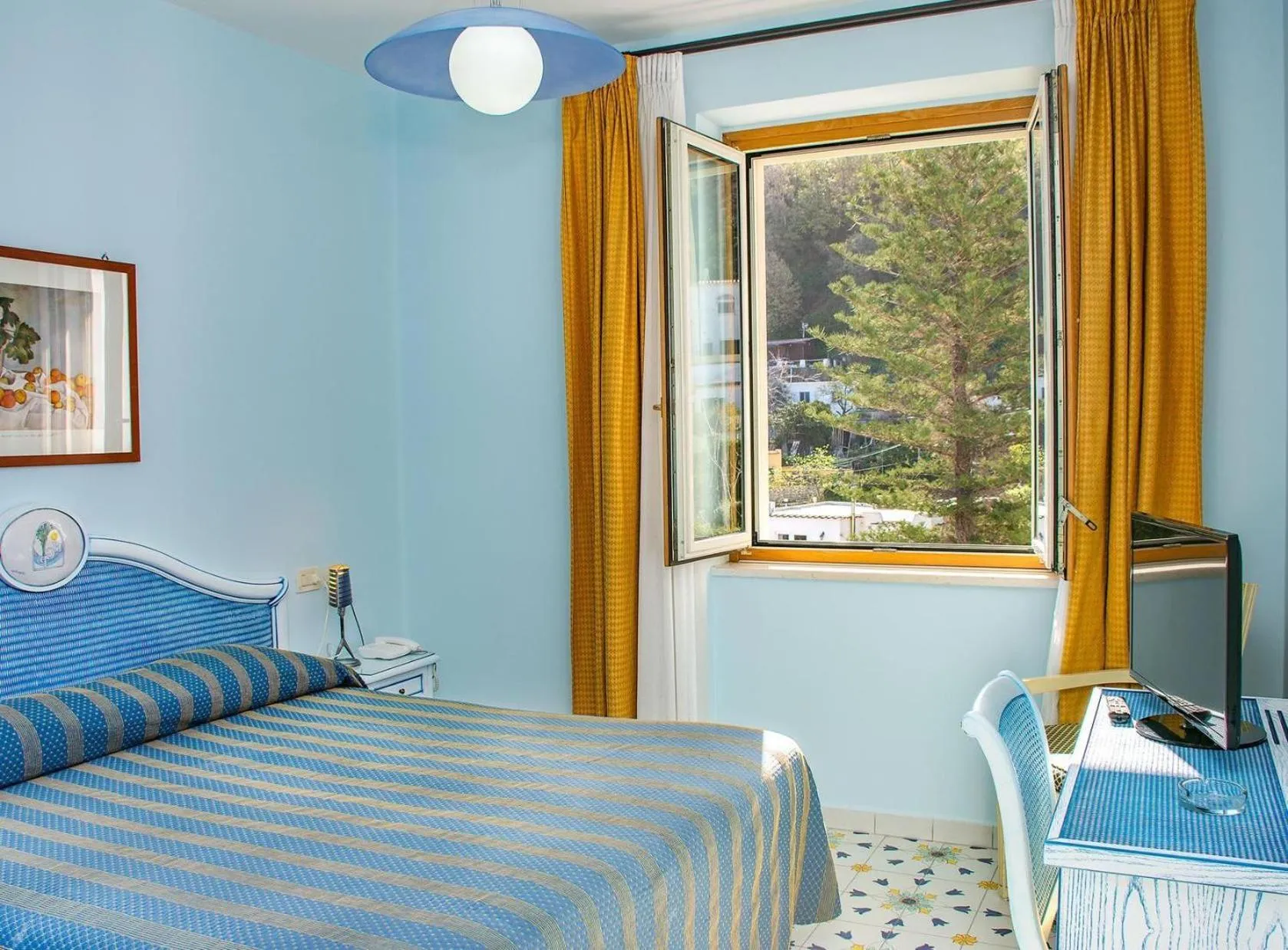 Bed in Hotel Gran Paradiso