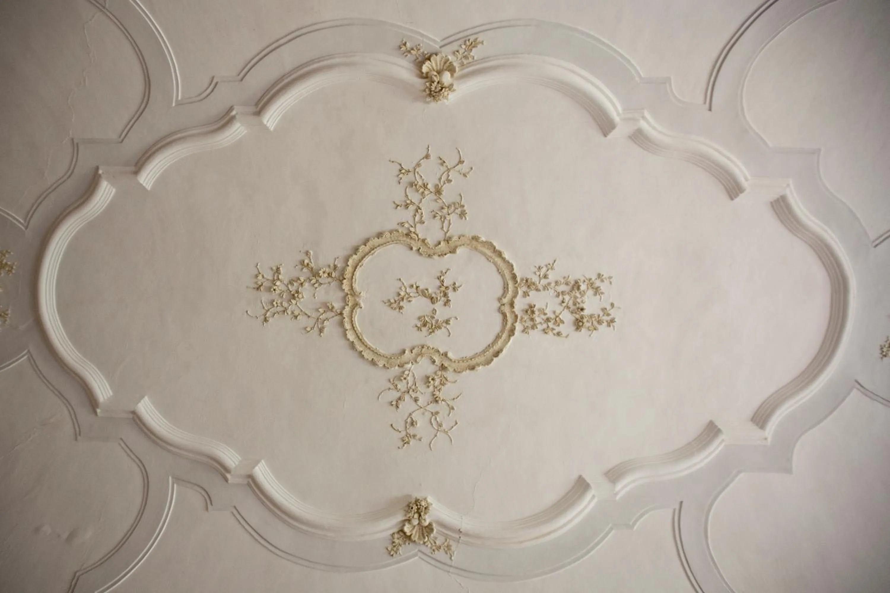 Decorative detail in Il Carmine Dimora Storica