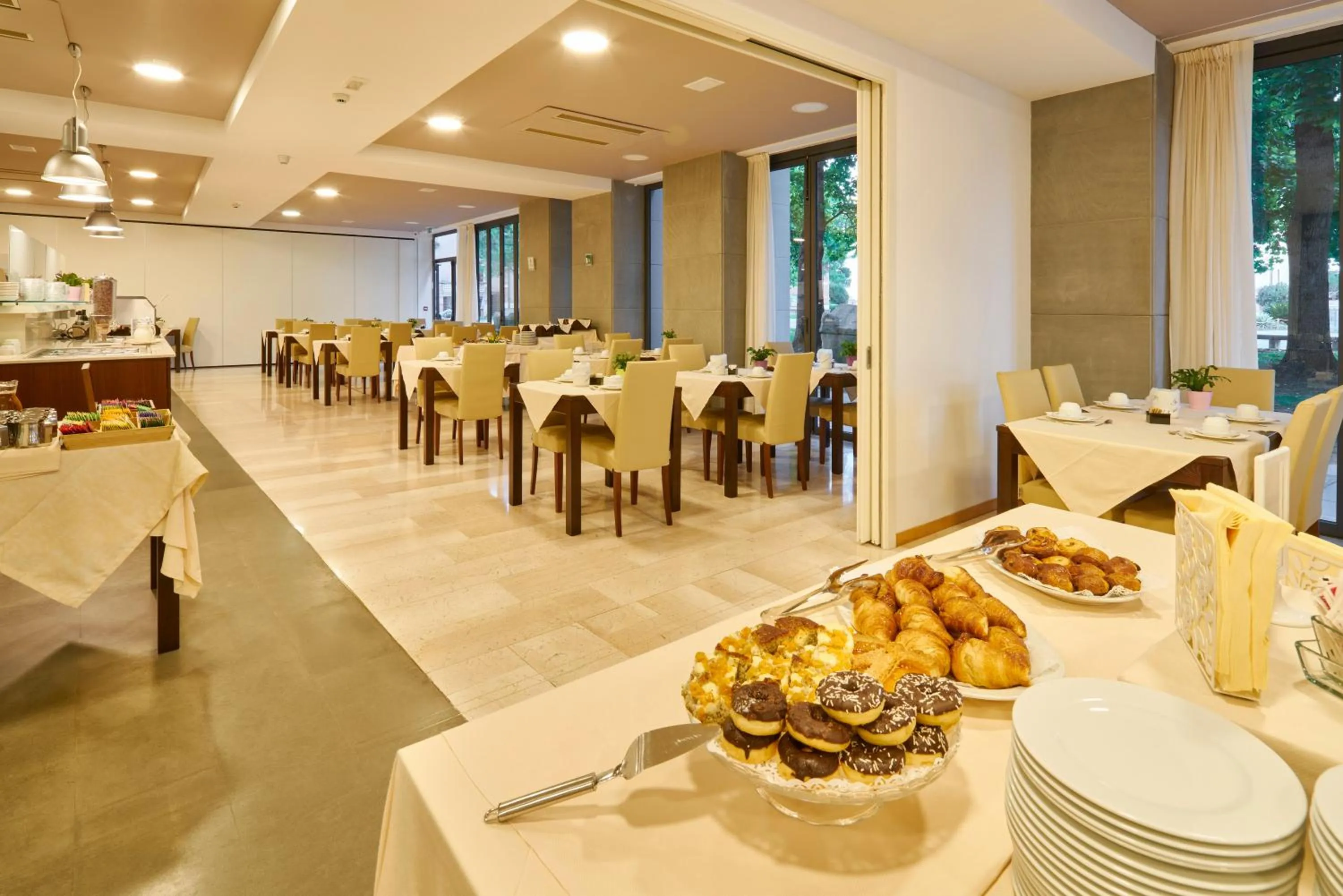 Restaurant/places to eat in Hotel Fonzari