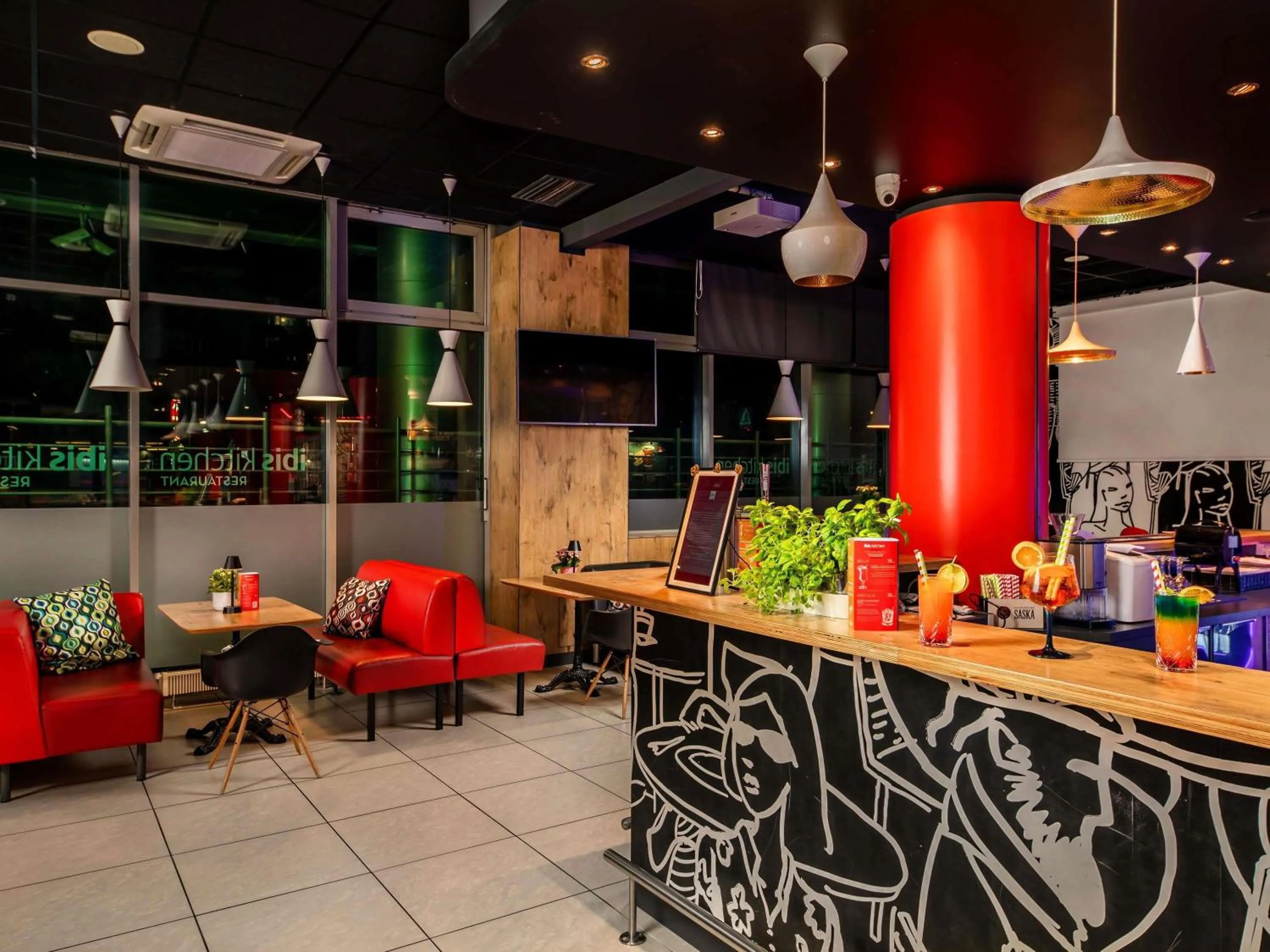 Lounge or bar in ibis Warszawa Centrum