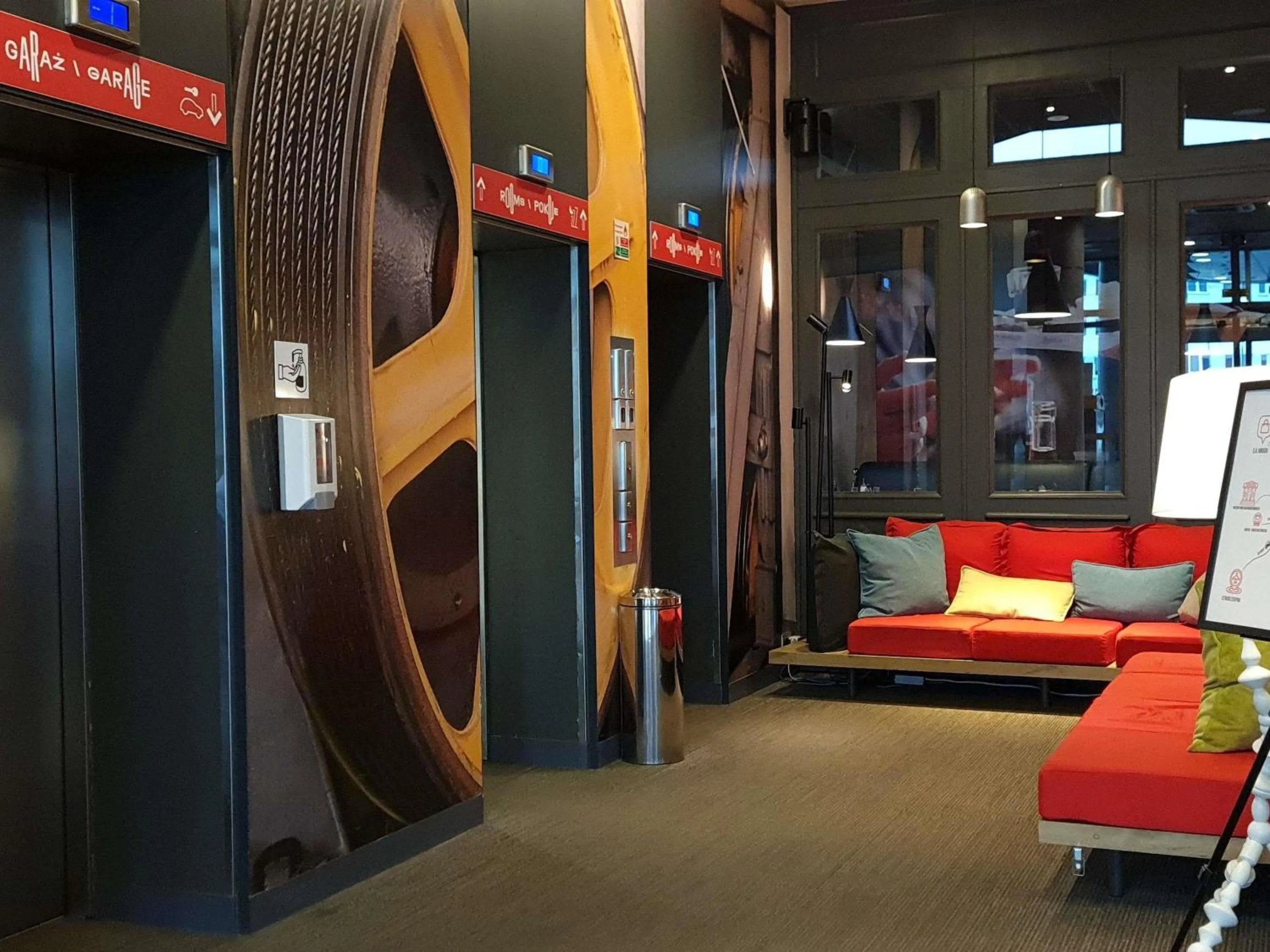 Seating area in ibis Warszawa Centrum