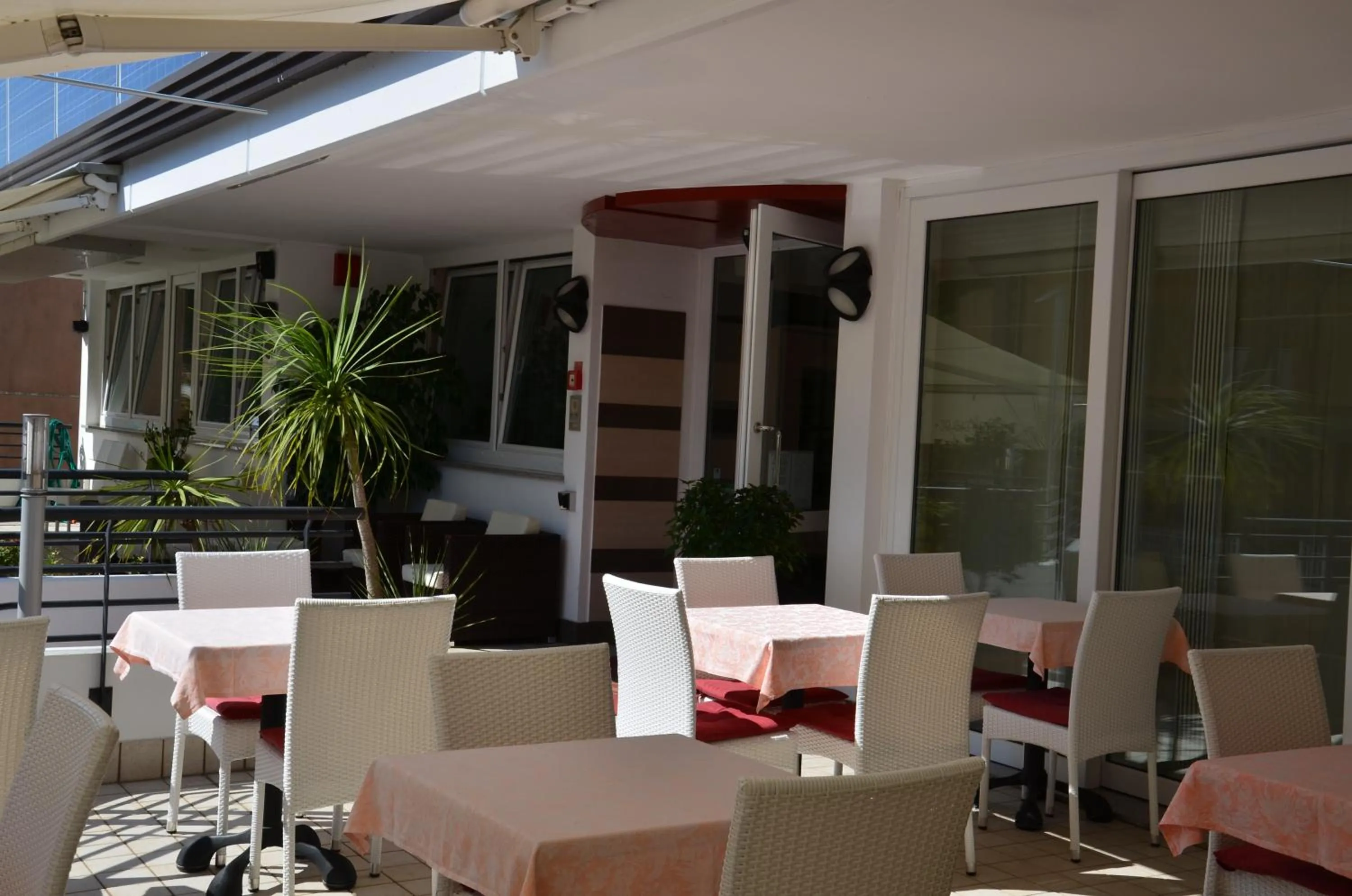Restaurant/places to eat in Hotel Residence Sanremo