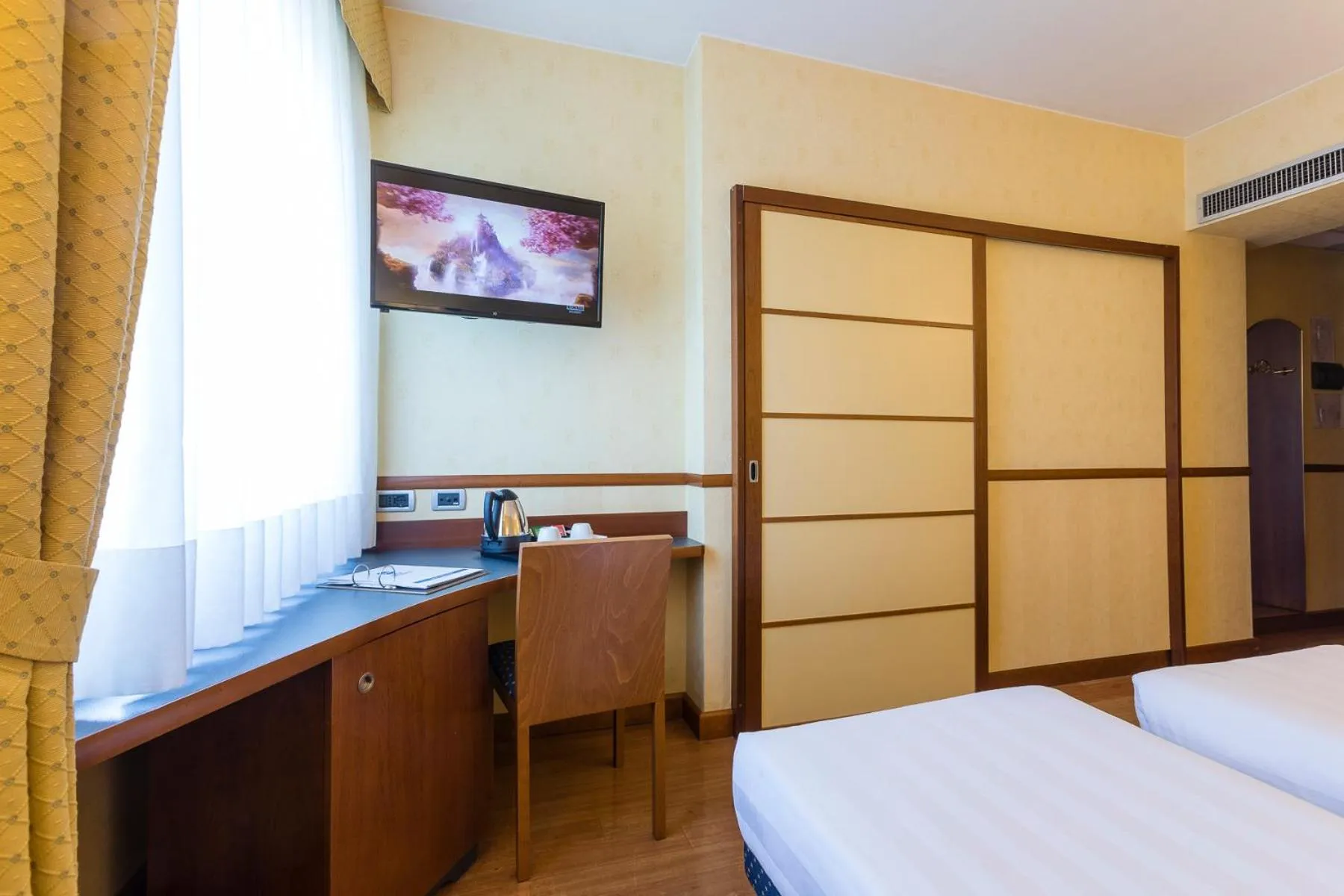Photo of the whole room, Bed in Best Western Hotel I Colli