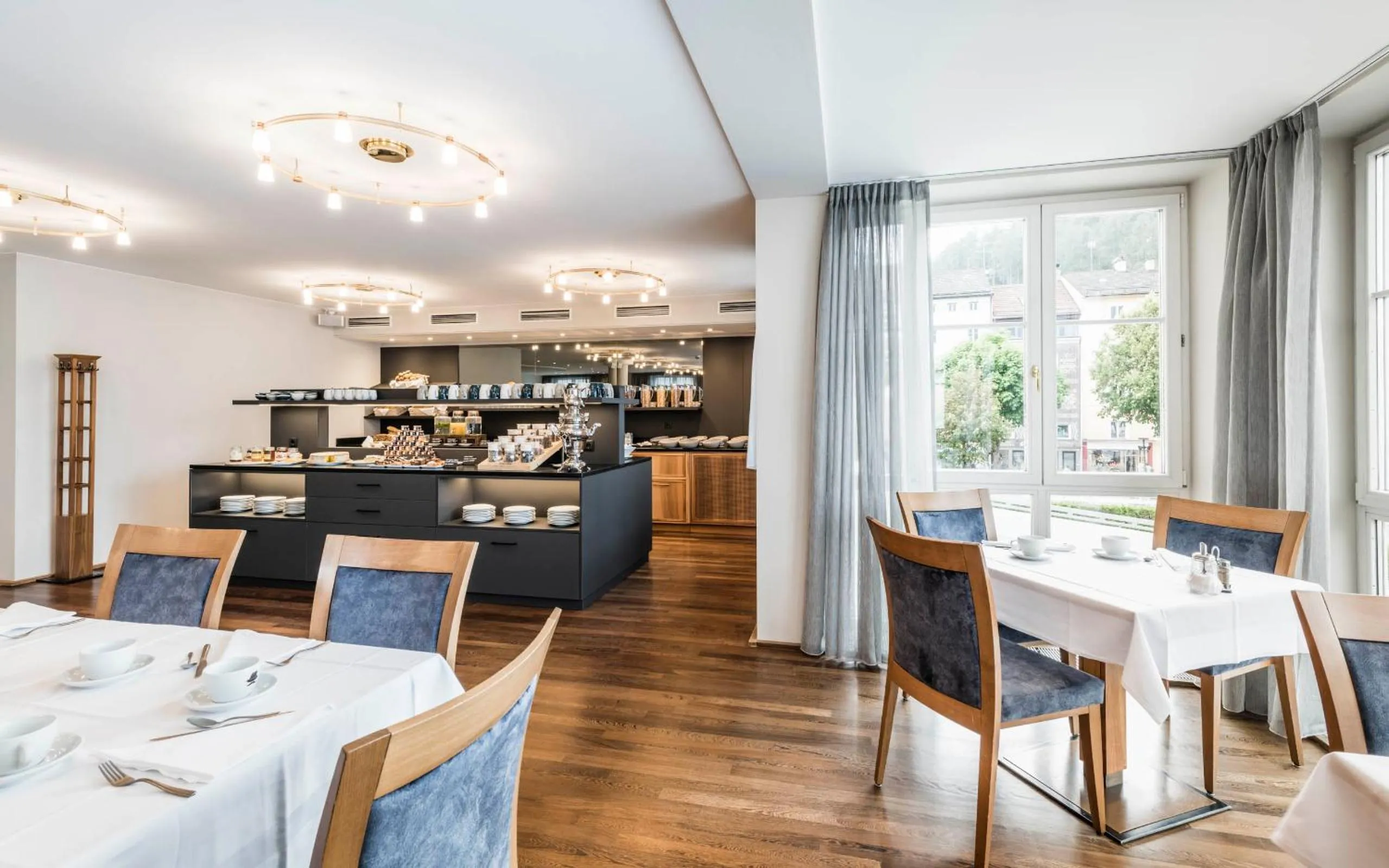 Breakfast in HOTEL POST alpine cityflair