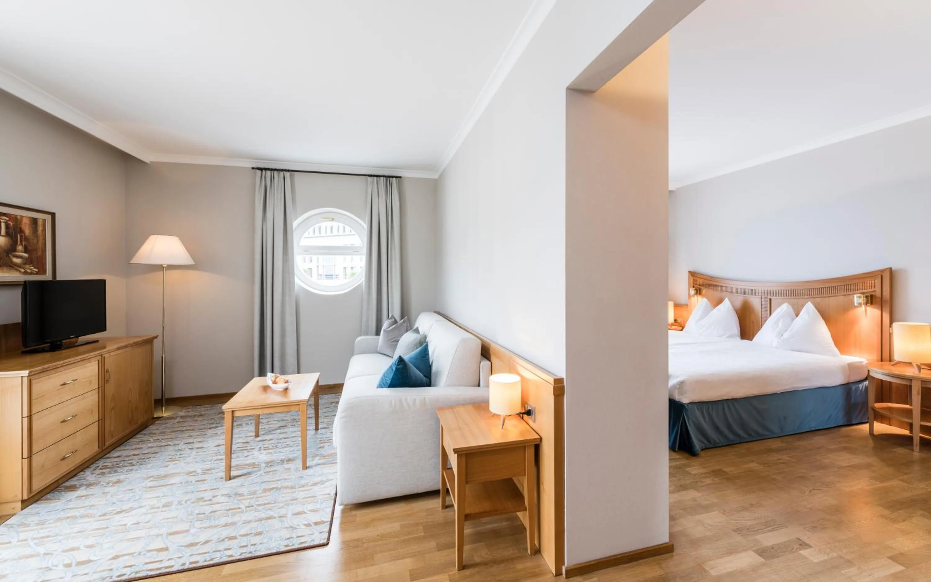 Bed in HOTEL POST alpine cityflair