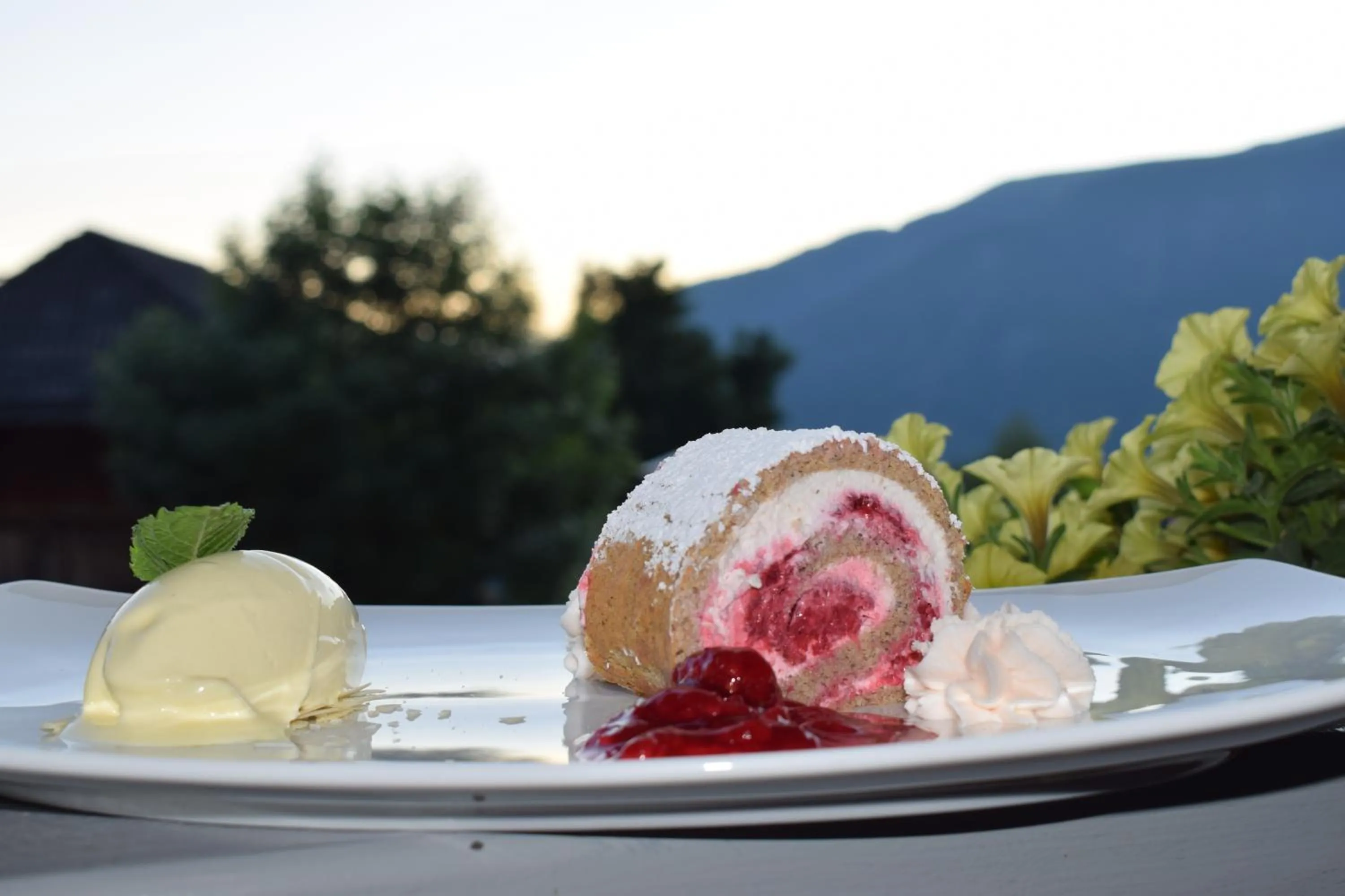 Restaurant/places to eat in Naturhotel Miraval