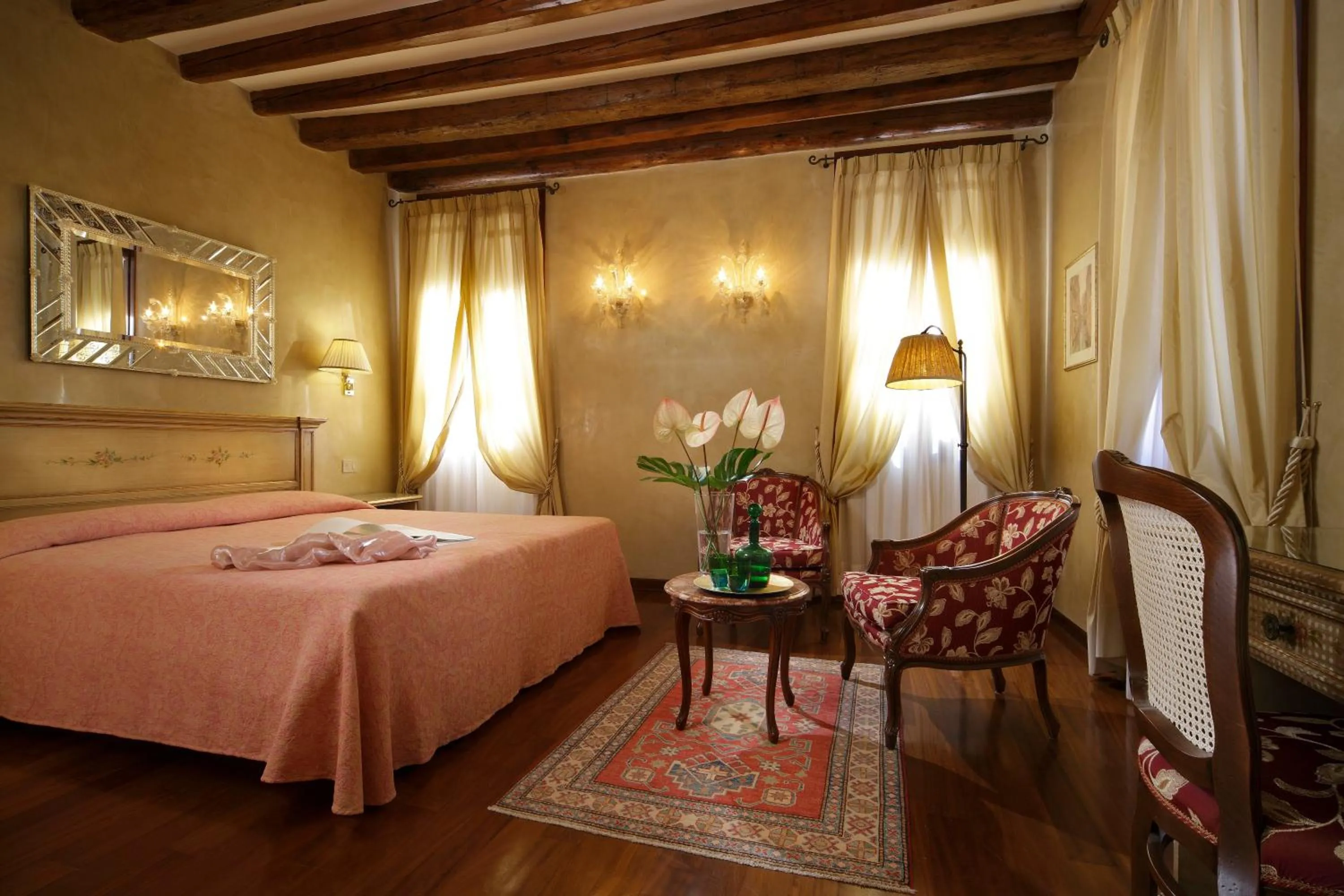 Photo of the whole room, Bed in Hotel Bisanzio