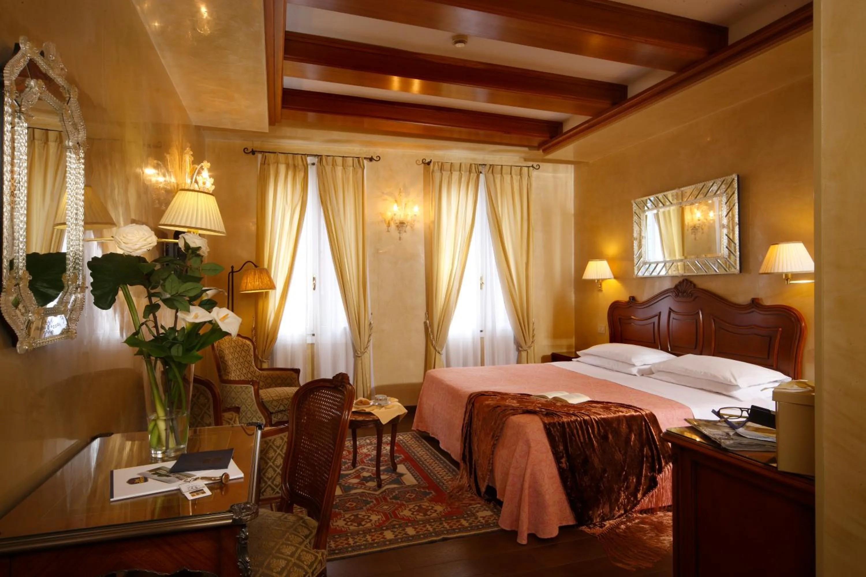 Bed in Hotel Bisanzio