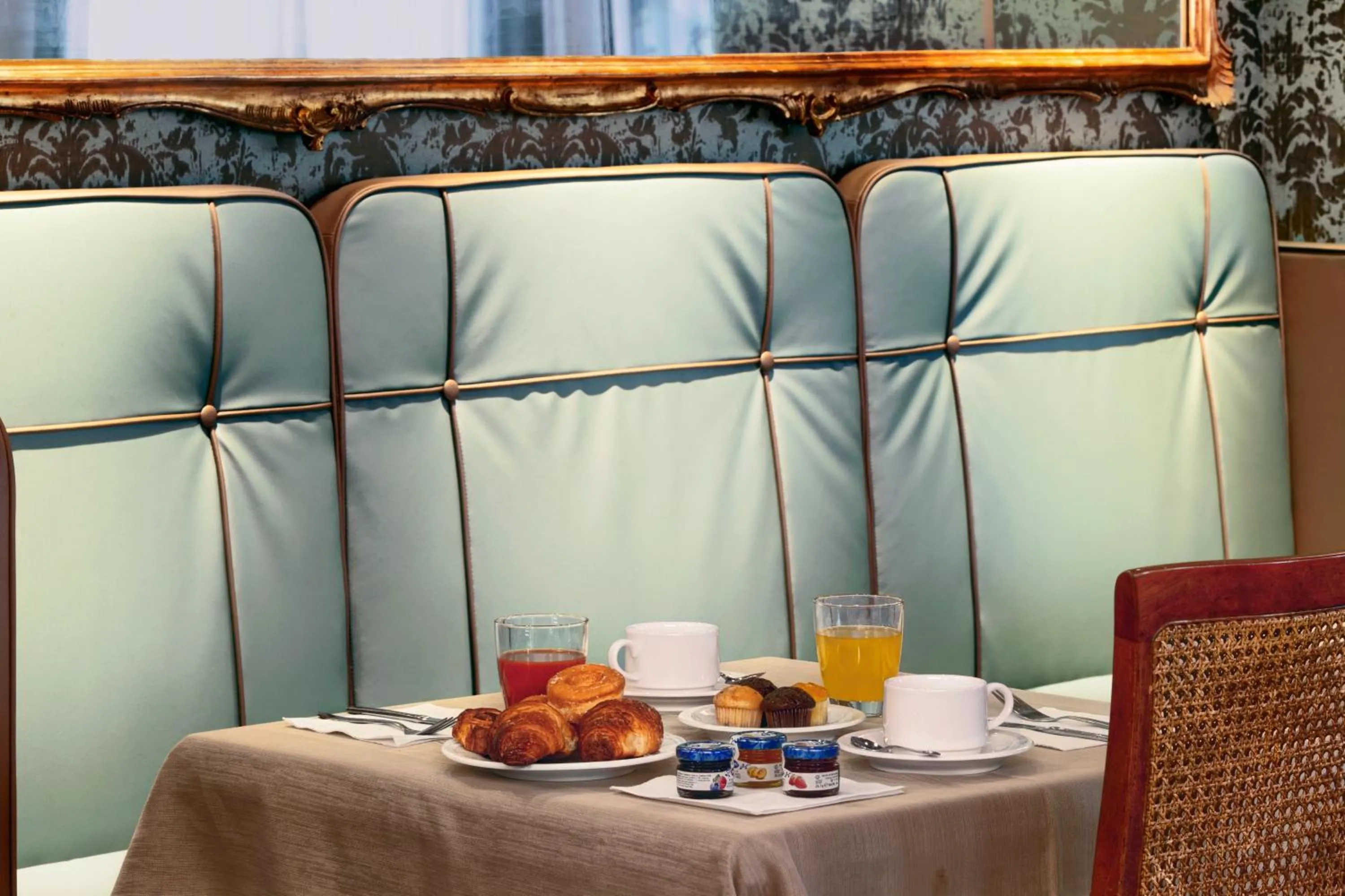 Restaurant/places to eat in Hotel Bisanzio