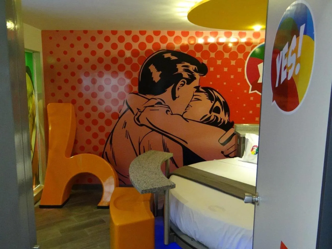 Decorative detail, Bed in Oh! Oriente Hotel